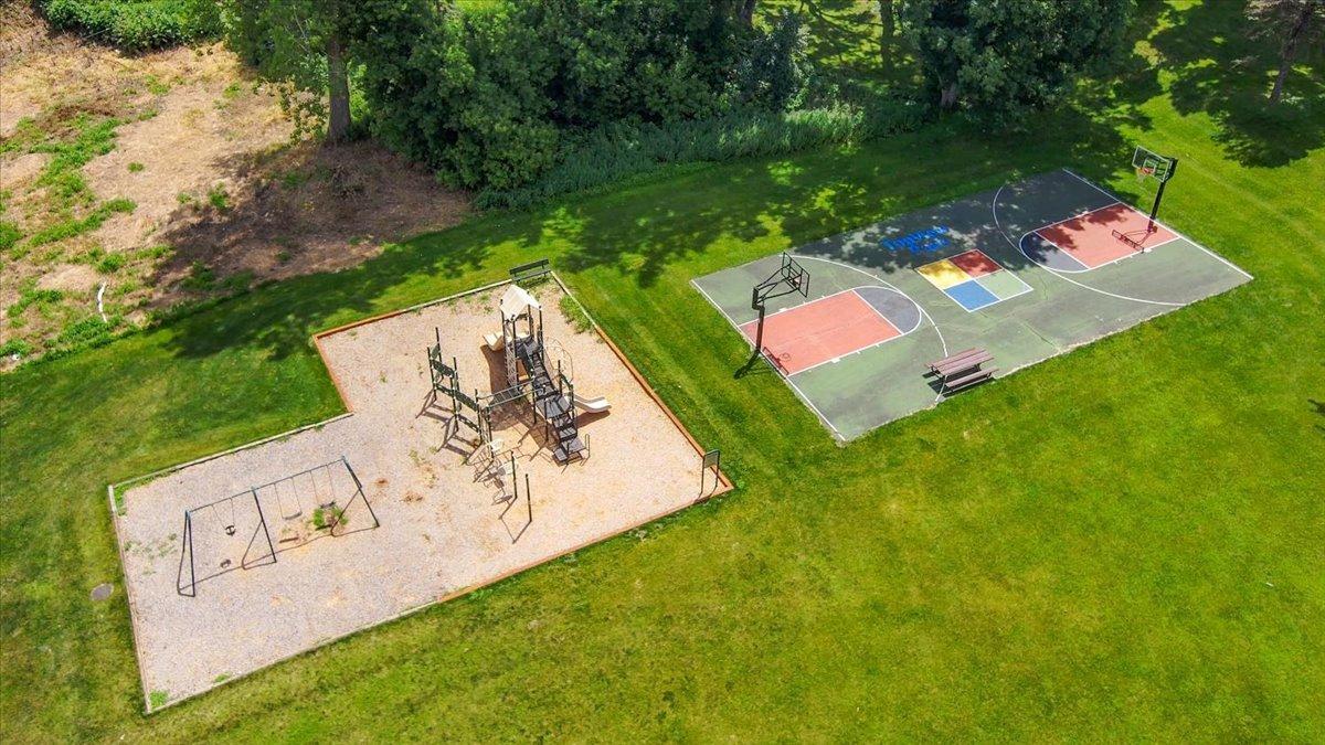 View of Residential at 12738 Gordon Drive, Eden Prairie MN 55346, Eden Prairie (25 of 58) - Mike Wilen | Minnesota Team Real Estate