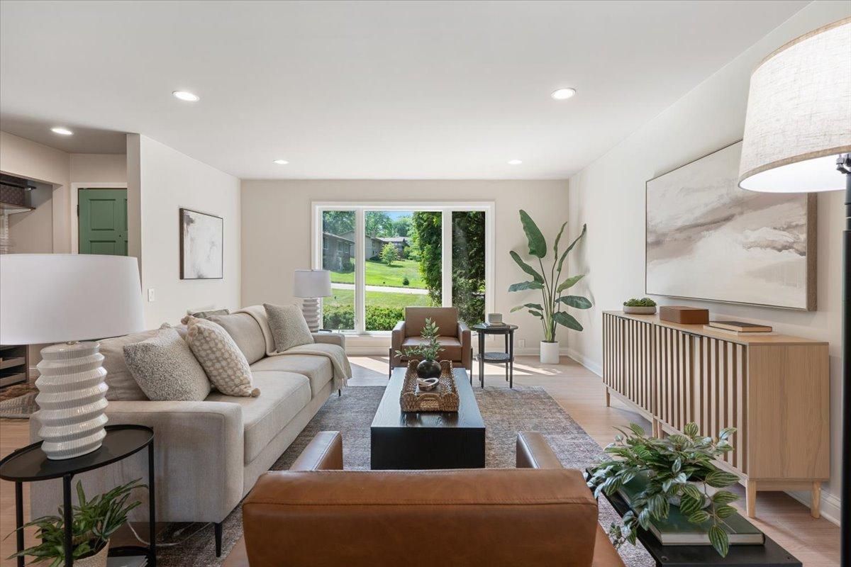 View of Residential at 12738 Gordon Drive, Eden Prairie MN 55346, Eden Prairie (30 of 58) - Mike Wilen | Minnesota Team Real Estate