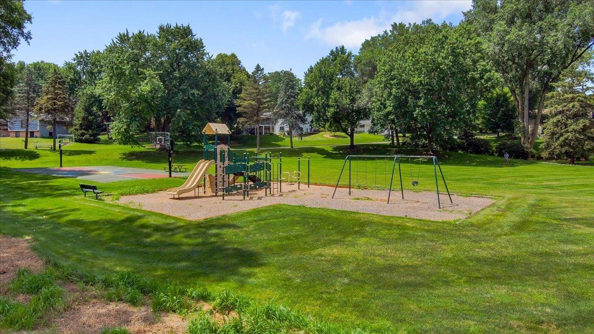 View of Residential at 12738 Gordon Drive, Eden Prairie MN 55346, Eden Prairie (47 of 58) - Mike Wilen | Minnesota Team Real Estate