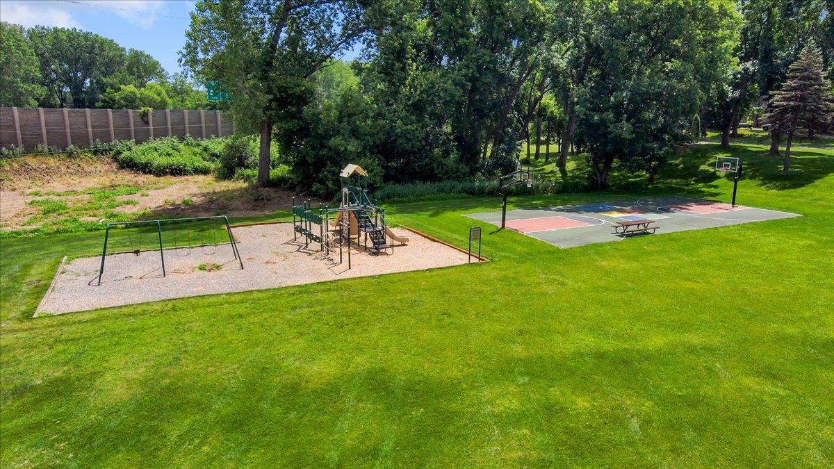 View of Residential at 12738 Gordon Drive, Eden Prairie MN 55346, Eden Prairie (51 of 58) - Mike Wilen | Minnesota Team Real Estate