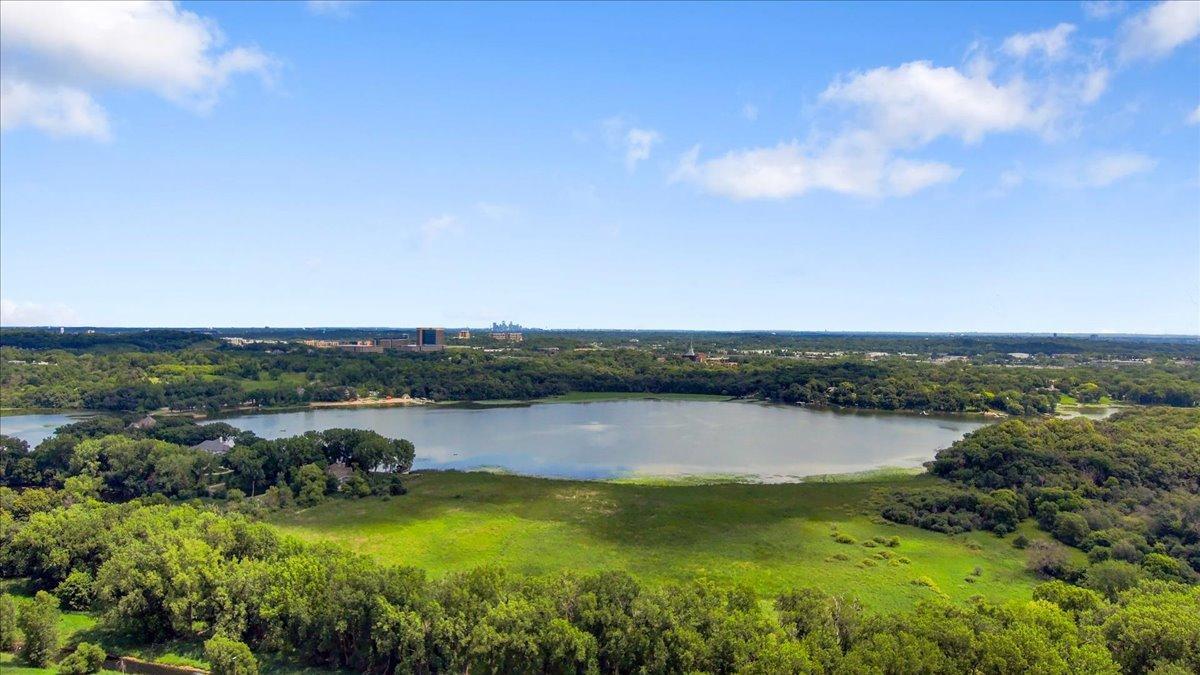 View of Residential at 12738 Gordon Drive, Eden Prairie MN 55346, Eden Prairie (54 of 58) - Mike Wilen | Minnesota Team Real Estate