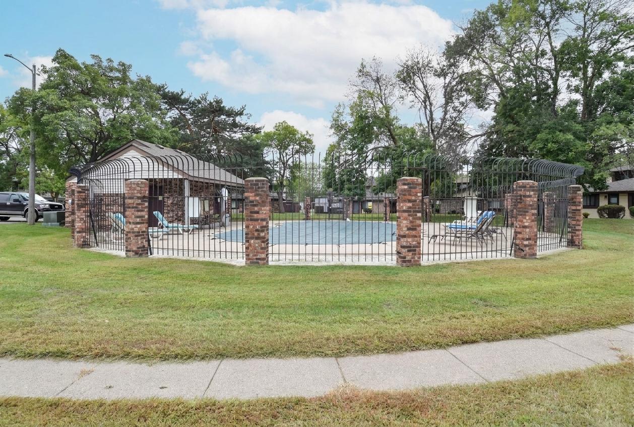 View of Residential at 6410 83rd Court, Brooklyn Park MN 55445, Brooklyn Park (16 of 24) - Mike Wilen | Minnesota Team Real Estate