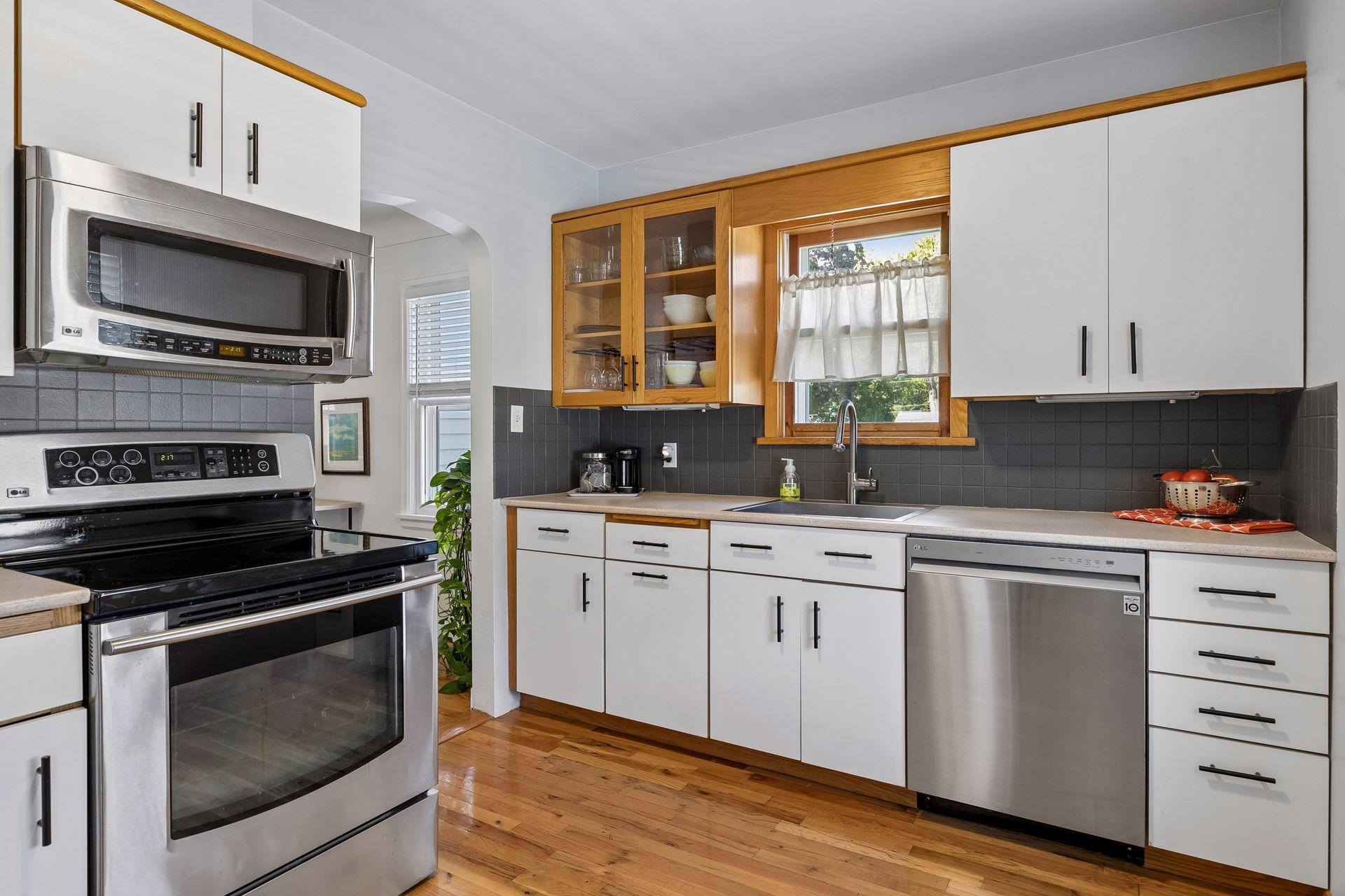 View of Residential at 776 Parkview Avenue, Saint Paul MN 55117, Saint Paul (12 of 32) - Mike Wilen | Minnesota Team Real Estate
