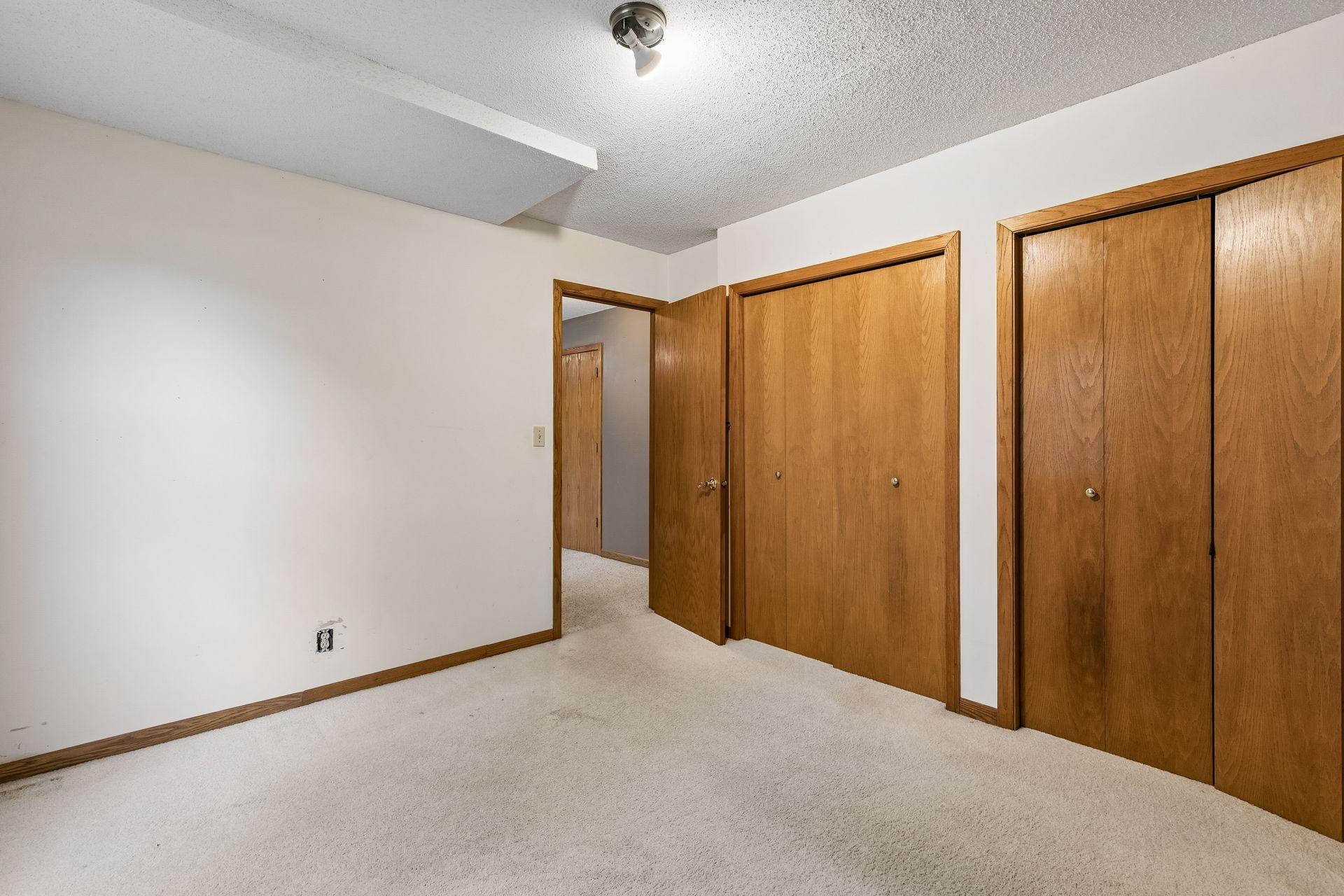 View of Residential at 4482 Oak Pond Road, Eagan MN 55123, Eagan (32 of 40) - Mike Wilen | Minnesota Team Real Estate