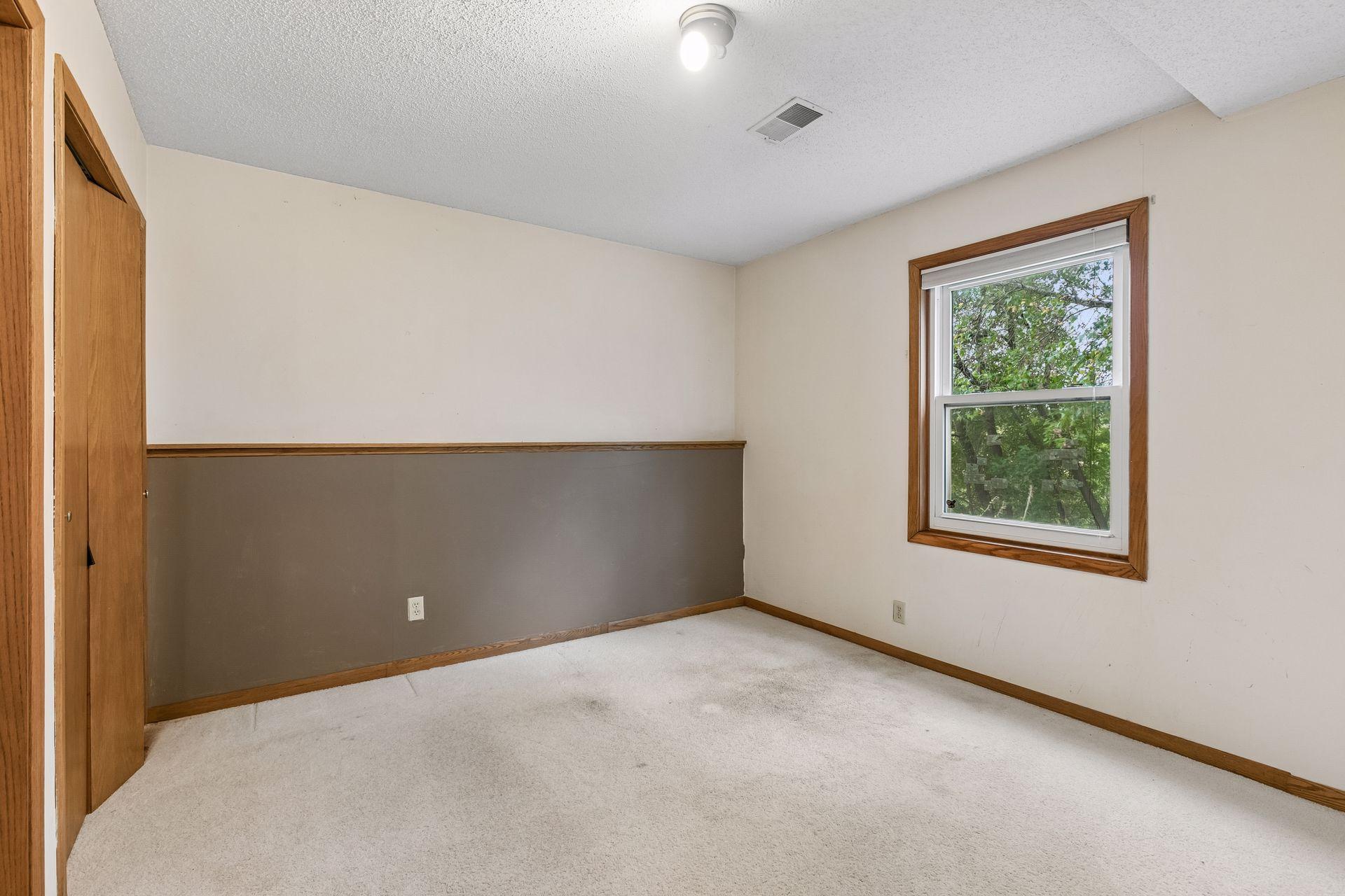 View of Residential at 4482 Oak Pond Road, Eagan MN 55123, Eagan (31 of 40) - Mike Wilen | Minnesota Team Real Estate