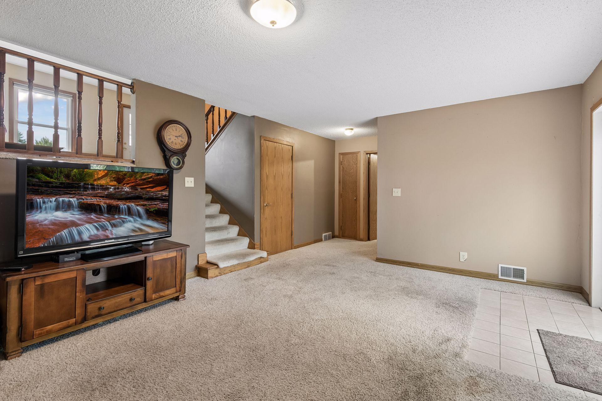 View of Residential at 4482 Oak Pond Road, Eagan MN 55123, Eagan (29 of 40) - Mike Wilen | Minnesota Team Real Estate