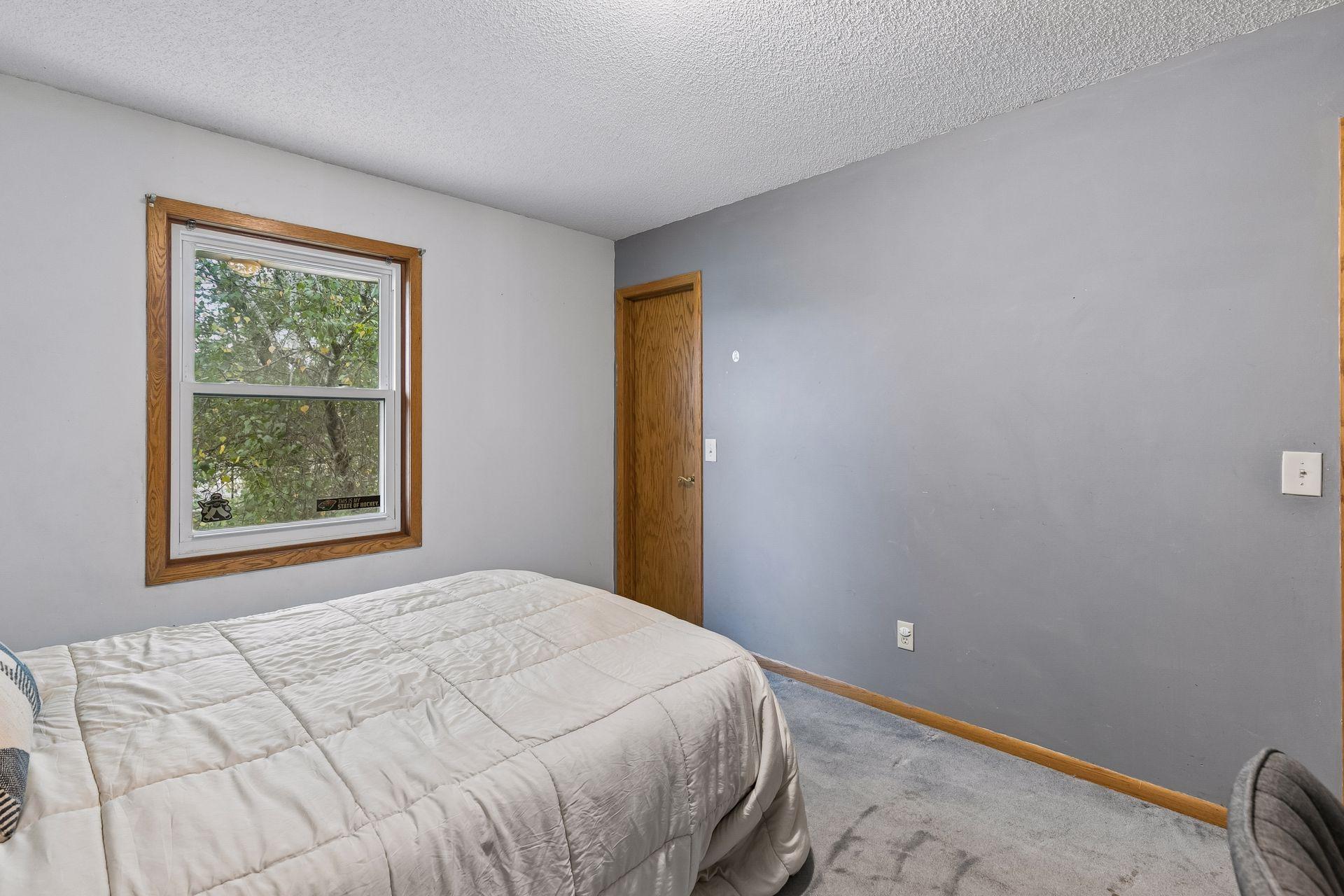 View of Residential at 4482 Oak Pond Road, Eagan MN 55123, Eagan (23 of 40) - Mike Wilen | Minnesota Team Real Estate