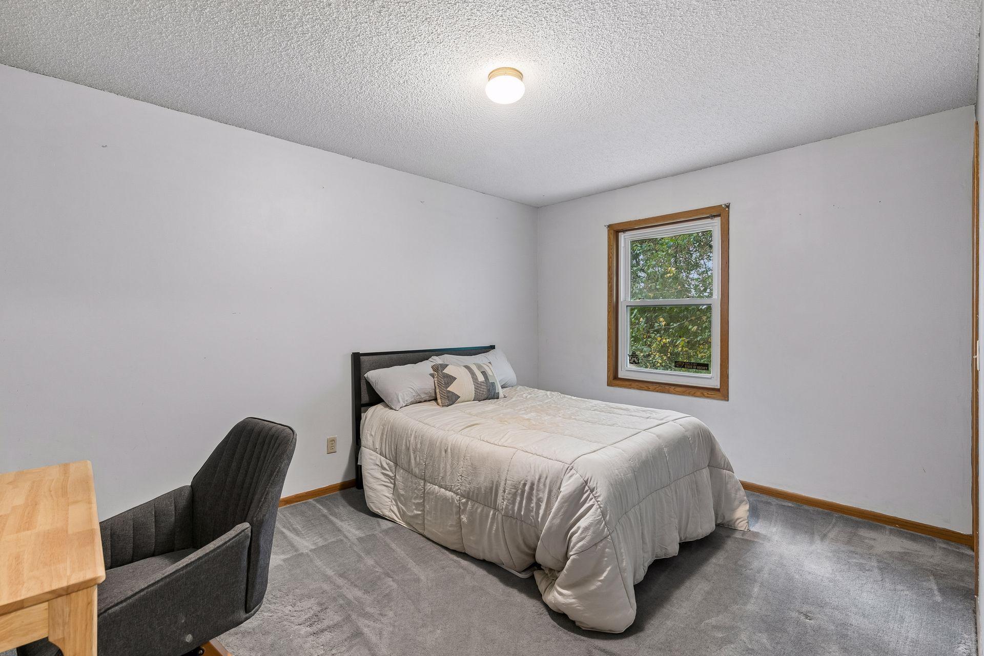 View of Residential at 4482 Oak Pond Road, Eagan MN 55123, Eagan (22 of 40) - Mike Wilen | Minnesota Team Real Estate