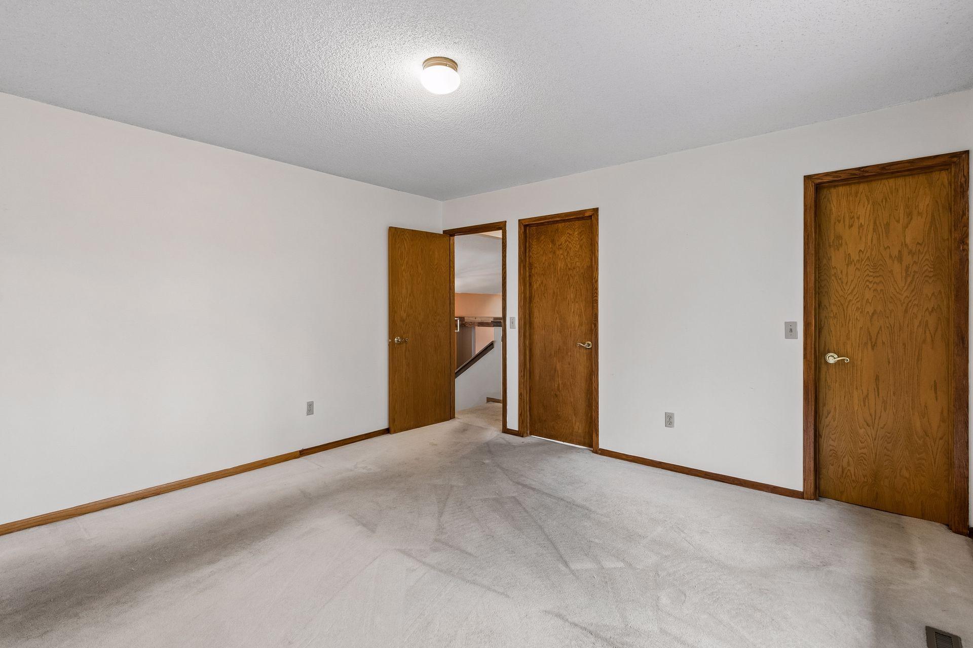 View of Residential at 4482 Oak Pond Road, Eagan MN 55123, Eagan (21 of 40) - Mike Wilen | Minnesota Team Real Estate
