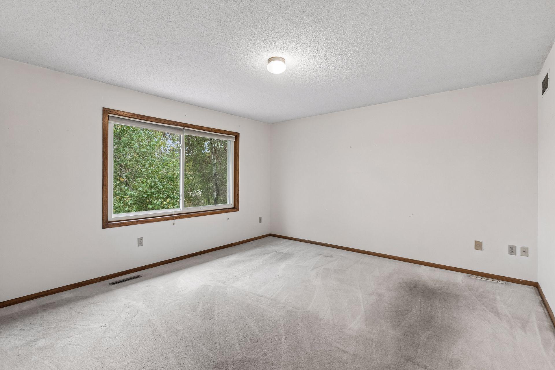 View of Residential at 4482 Oak Pond Road, Eagan MN 55123, Eagan (19 of 40) - Mike Wilen | Minnesota Team Real Estate