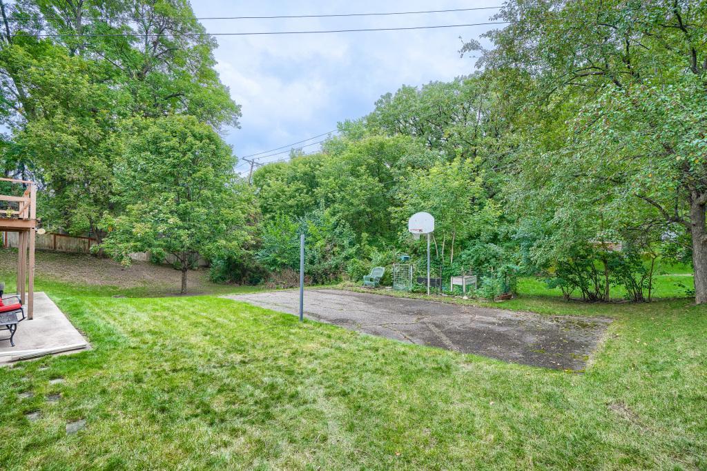 View of Residential at 6525 Sherwood Avenue, Edina MN 55435, Edina (35 of 38) - Mike Wilen | Minnesota Team Real Estate