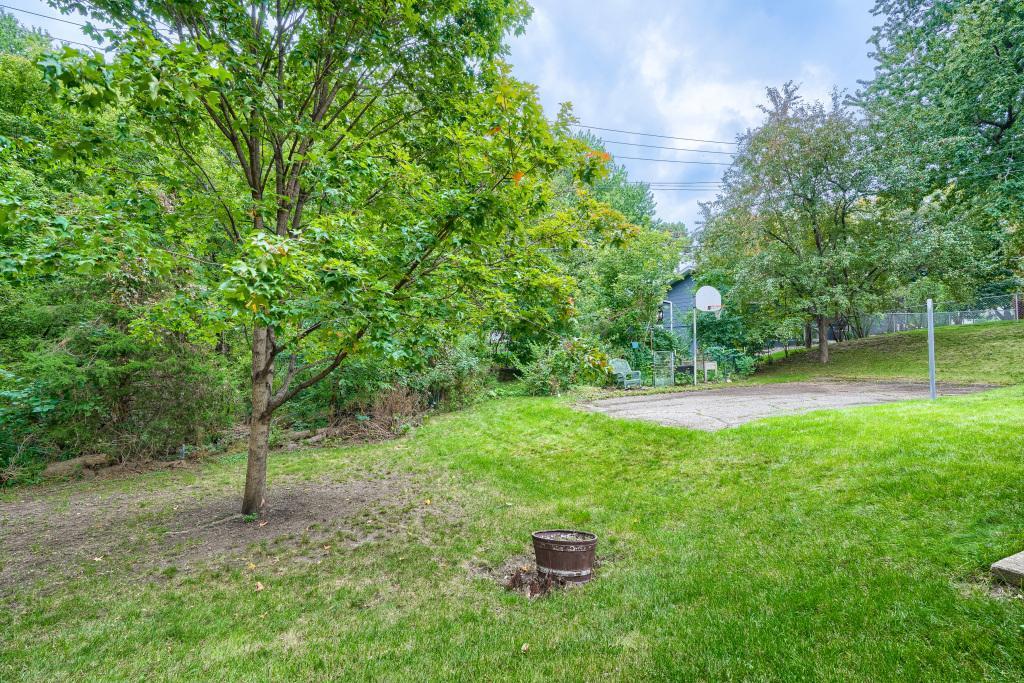 View of Residential at 6525 Sherwood Avenue, Edina MN 55435, Edina (34 of 38) - Mike Wilen | Minnesota Team Real Estate