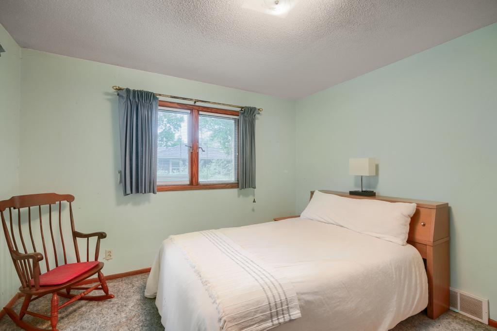 View of Residential at 6525 Sherwood Avenue, Edina MN 55435, Edina (29 of 38) - Mike Wilen | Minnesota Team Real Estate