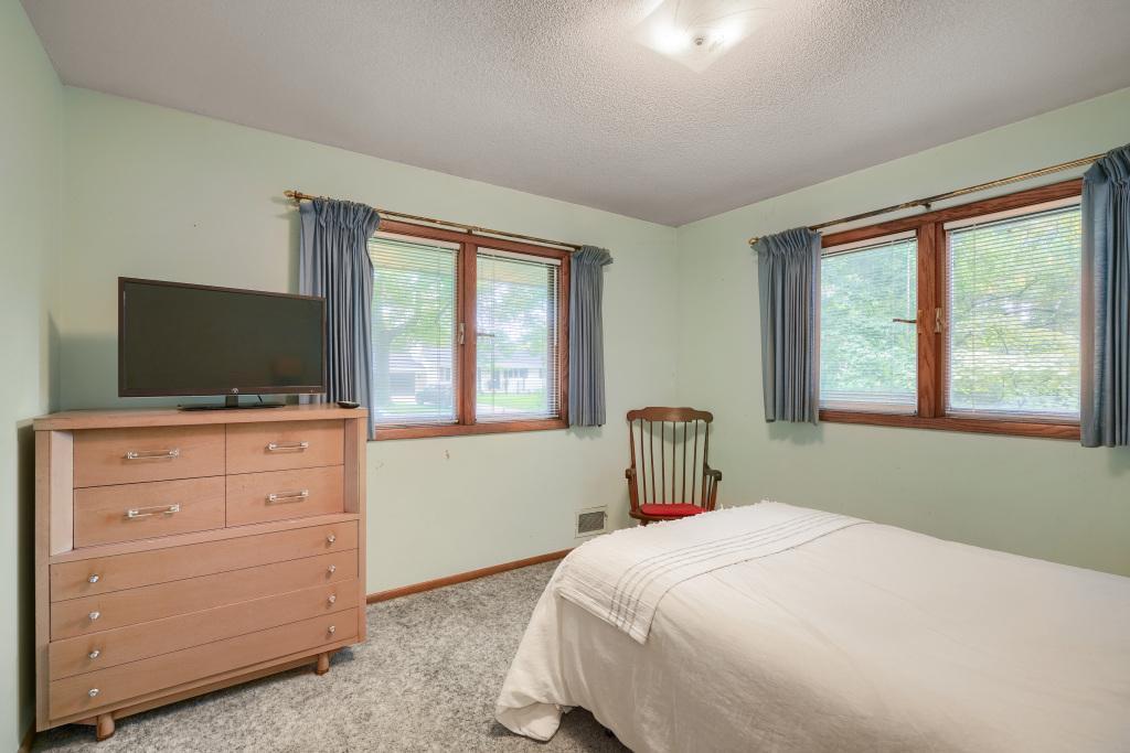 View of Residential at 6525 Sherwood Avenue, Edina MN 55435, Edina (26 of 38) - Mike Wilen | Minnesota Team Real Estate