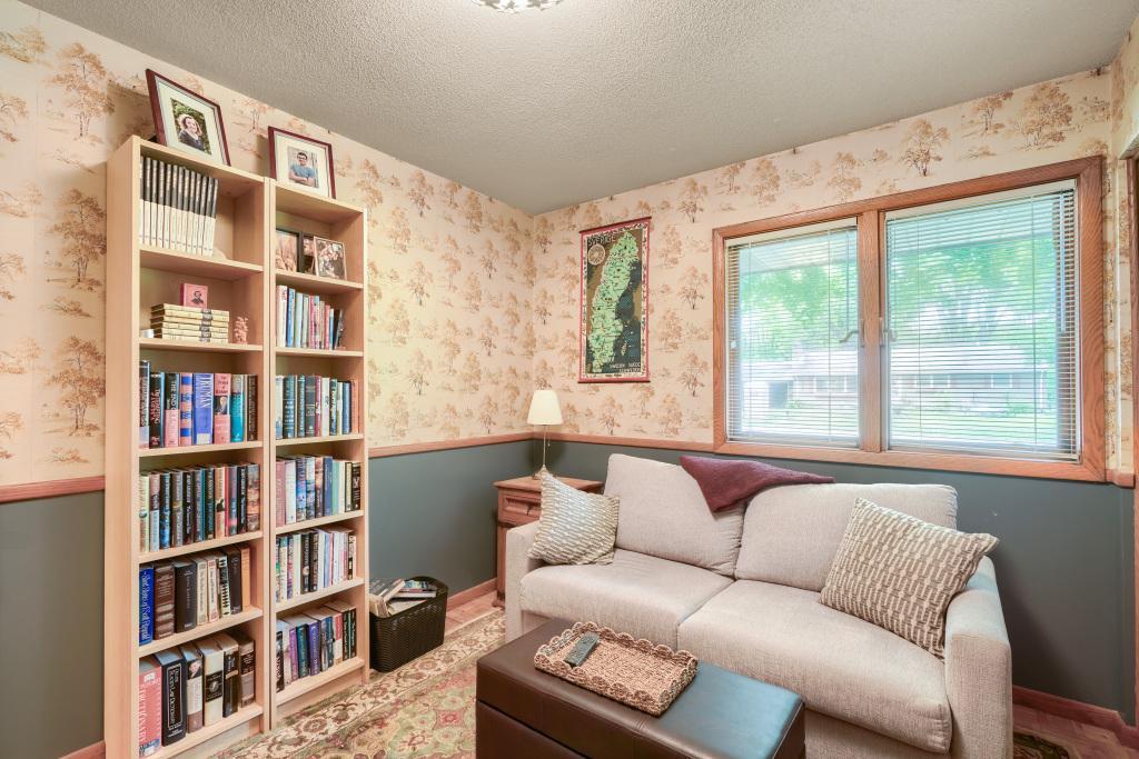 View of Residential at 6525 Sherwood Avenue, Edina MN 55435, Edina (25 of 38) - Mike Wilen | Minnesota Team Real Estate