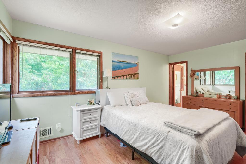 View of Residential at 6525 Sherwood Avenue, Edina MN 55435, Edina (22 of 38) - Mike Wilen | Minnesota Team Real Estate