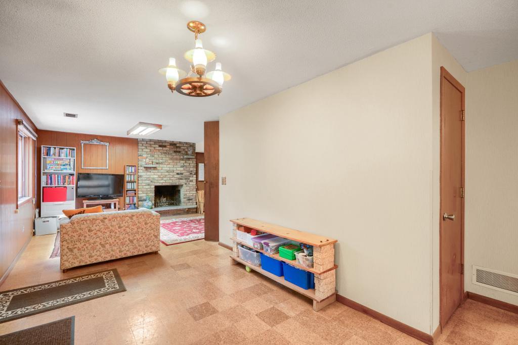 View of Residential at 6525 Sherwood Avenue, Edina MN 55435, Edina (20 of 38) - Mike Wilen | Minnesota Team Real Estate