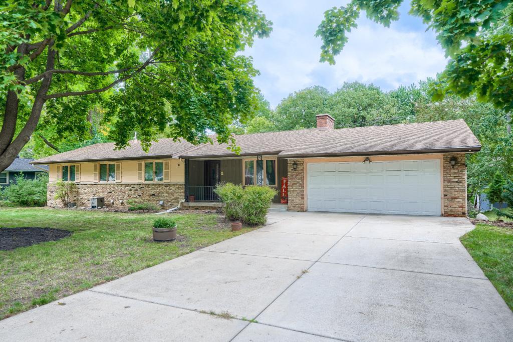View of Residential at 6525 Sherwood Avenue, Edina MN 55435, Edina (4 of 38) - Mike Wilen | Minnesota Team Real Estate