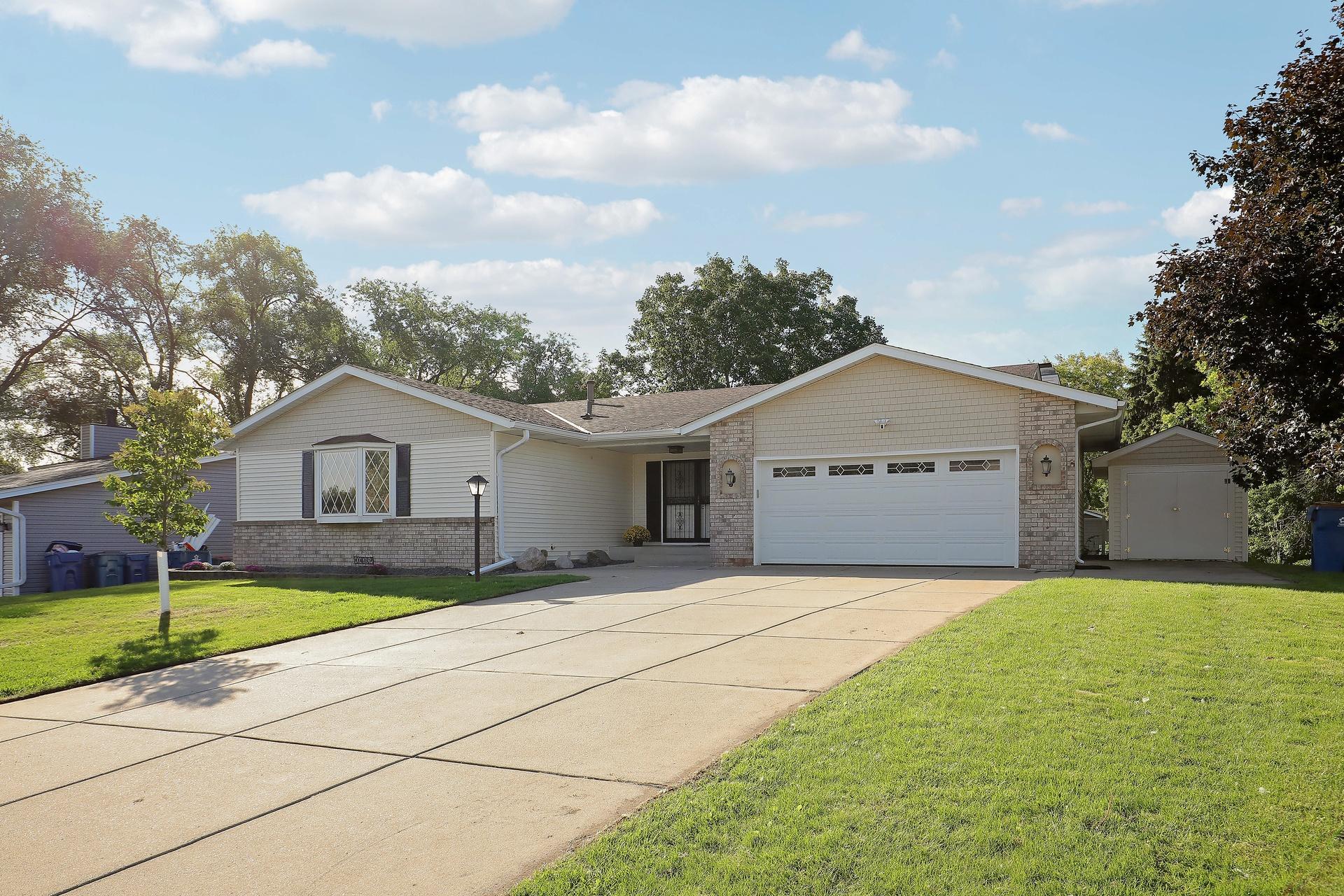 View of Residential at 10632 Daisy Circle, Bloomington MN 55438, Bloomington (2 of 30) - Mike Wilen | Minnesota Team Real Estate