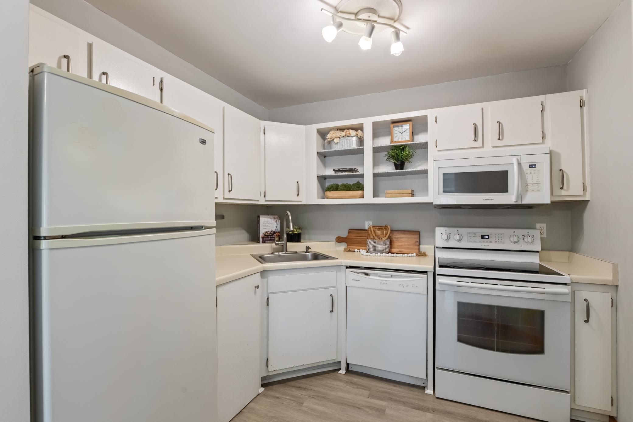View of Residential at 2425 Franklin Avenue #205, Minneapolis MN 55406, Minneapolis (10 of 25) - Mike Wilen | Minnesota Team Real Estate