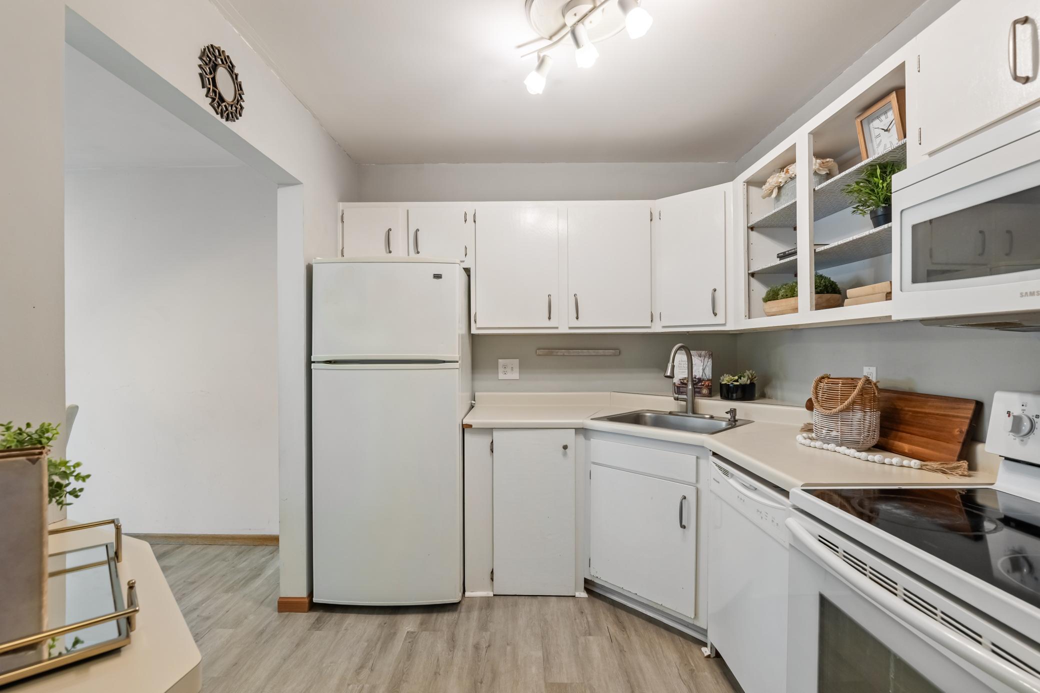 View of Residential at 2425 Franklin Avenue #205, Minneapolis MN 55406, Minneapolis (11 of 25) - Mike Wilen | Minnesota Team Real Estate