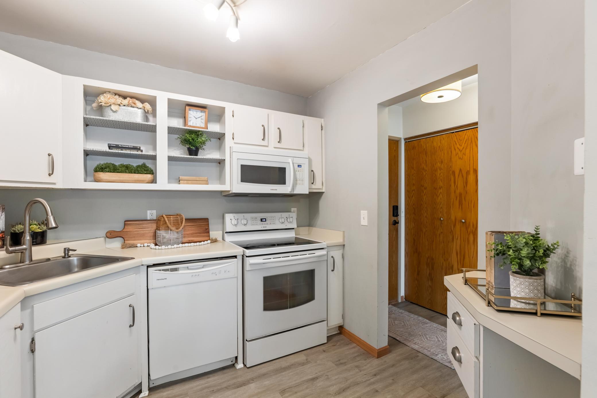 View of Residential at 2425 Franklin Avenue #205, Minneapolis MN 55406, Minneapolis (12 of 25) - Mike Wilen | Minnesota Team Real Estate
