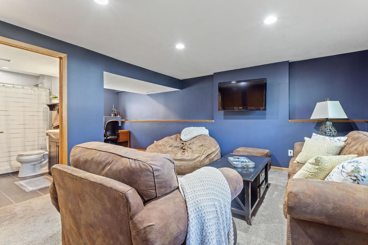 View of Residential at 12041 Robin Road, Maple Grove MN 55369, Maple Grove (19 of 33) - Mike Wilen | Minnesota Team Real Estate