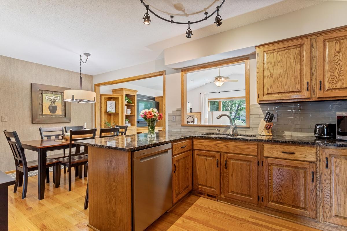 View of Residential at 12041 Robin Road, Maple Grove MN 55369, Maple Grove (10 of 33) - Mike Wilen | Minnesota Team Real Estate