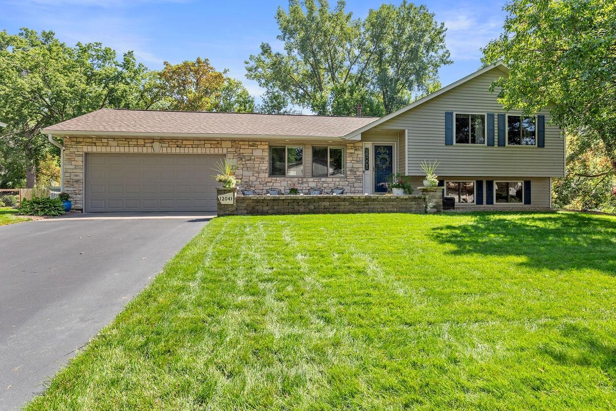View of Residential at 12041 Robin Road, Maple Grove MN 55369, Maple Grove (3 of 33) - Mike Wilen | Minnesota Team Real Estate