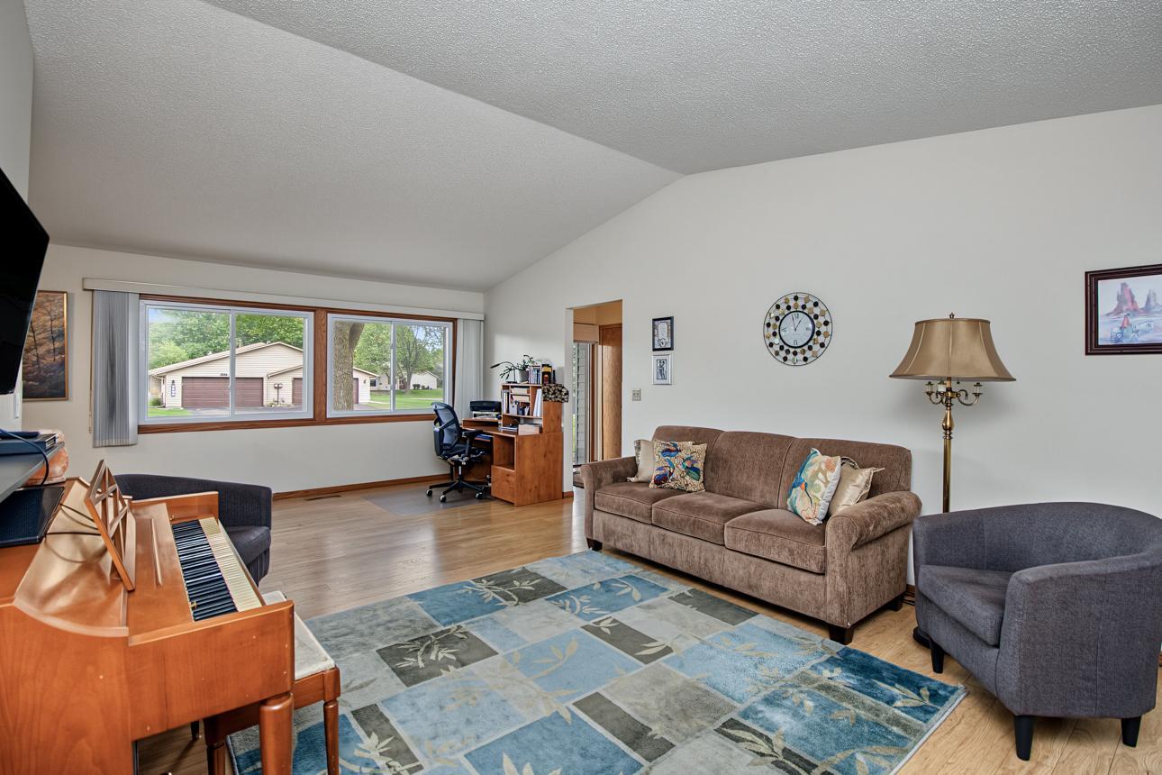 View of Residential at 3774 Goodwin Avenue, Oakdale MN 55128, Oakdale (9 of 25) - Mike Wilen | Minnesota Team Real Estate