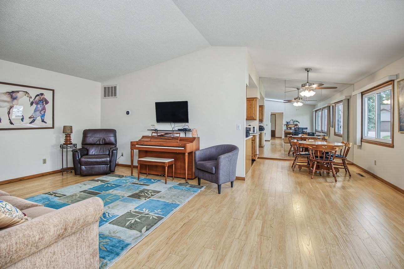 View of Residential at 3774 Goodwin Avenue, Oakdale MN 55128, Oakdale (6 of 25) - Mike Wilen | Minnesota Team Real Estate
