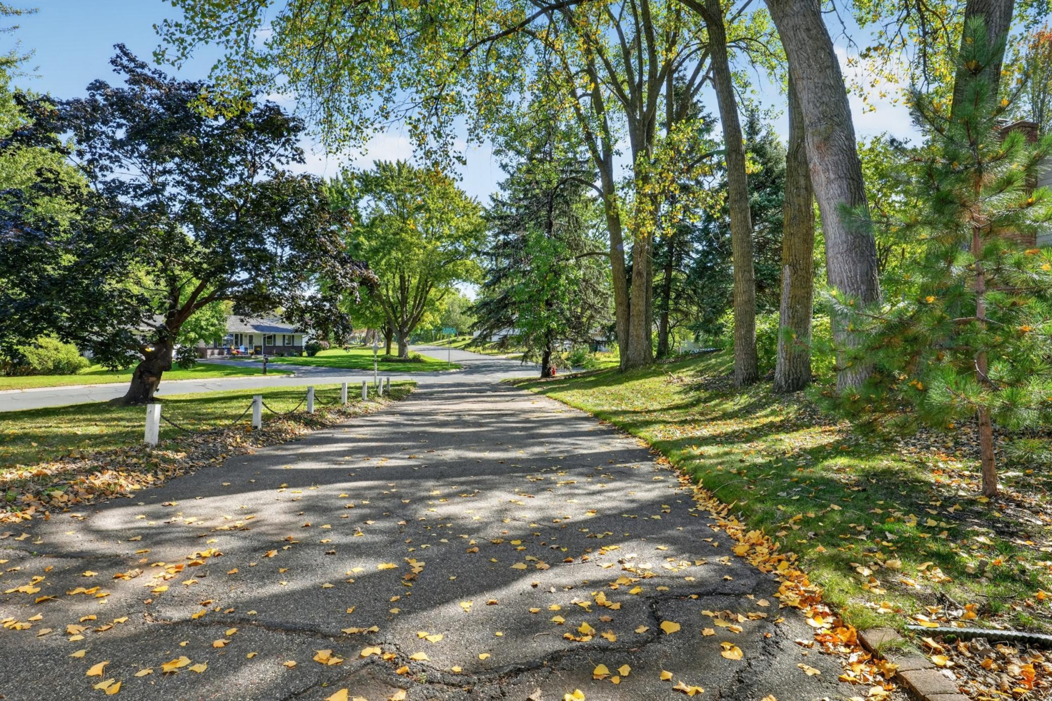 View of Residential at 405 Unique Drive, Burnsville MN 55337, Burnsville (31 of 36) - Mike Wilen | Minnesota Team Real Estate