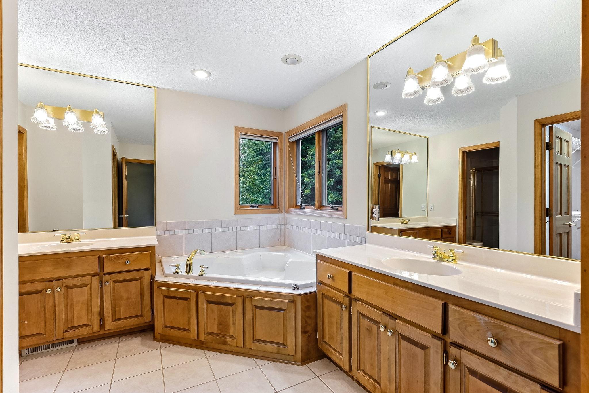 View of Residential at 2413 Bridle Creek Trail, Chanhassen MN 55317, Chanhassen (19 of 46) - Mike Wilen | Minnesota Team Real Estate