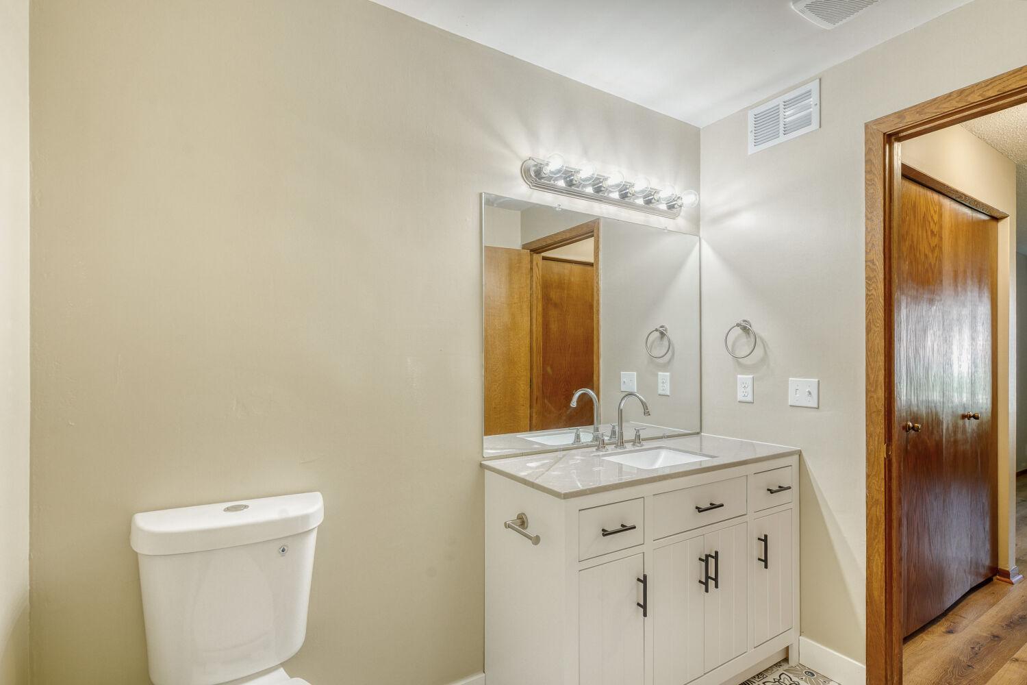 View of Residential at 1450 Bidwell Street #108, West Saint Paul MN 55118, West Saint Paul (18 of 22) - Mike Wilen | Minnesota Team Real Estate