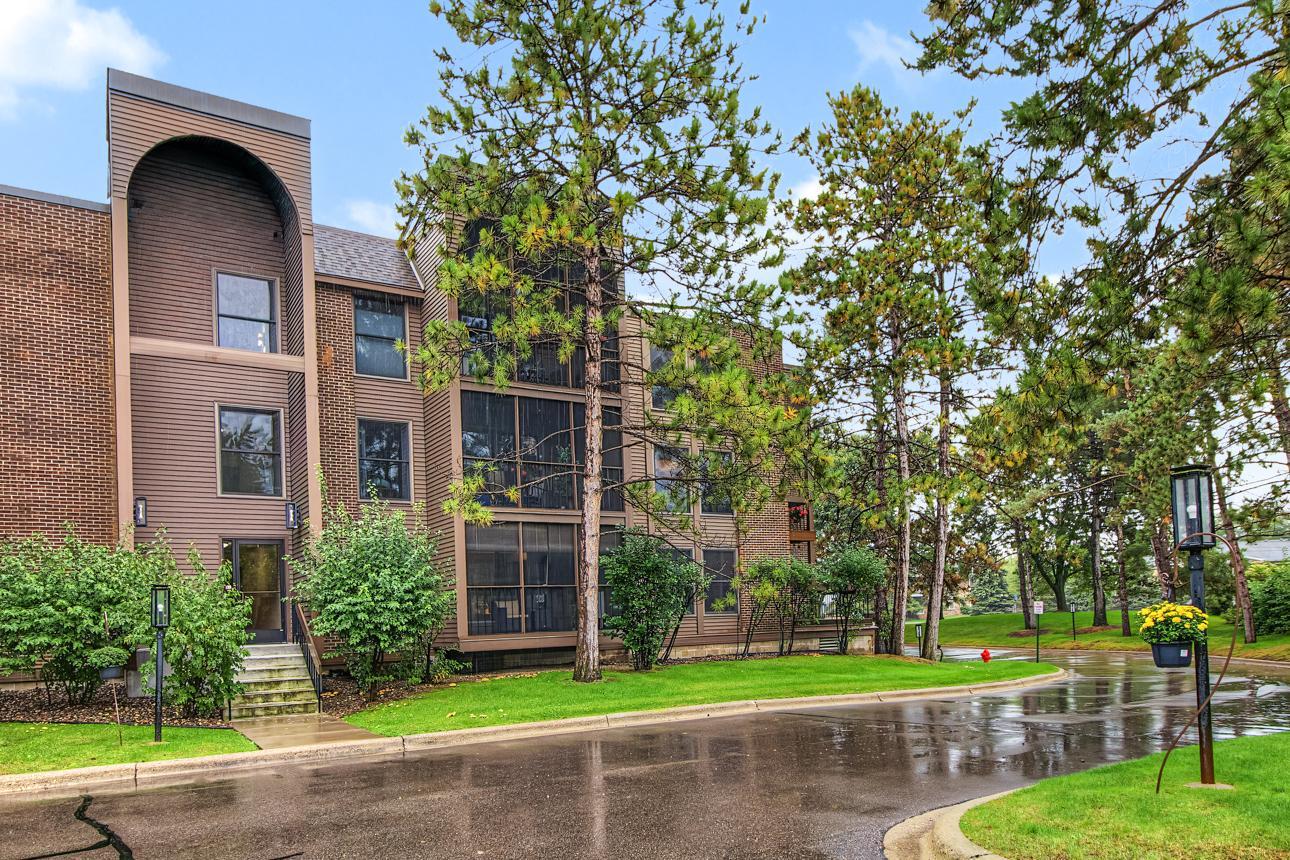 View of Residential at 9700 Portland Avenue #128, Bloomington MN 55420, Bloomington (35 of 44) - Mike Wilen | Minnesota Team Real Estate