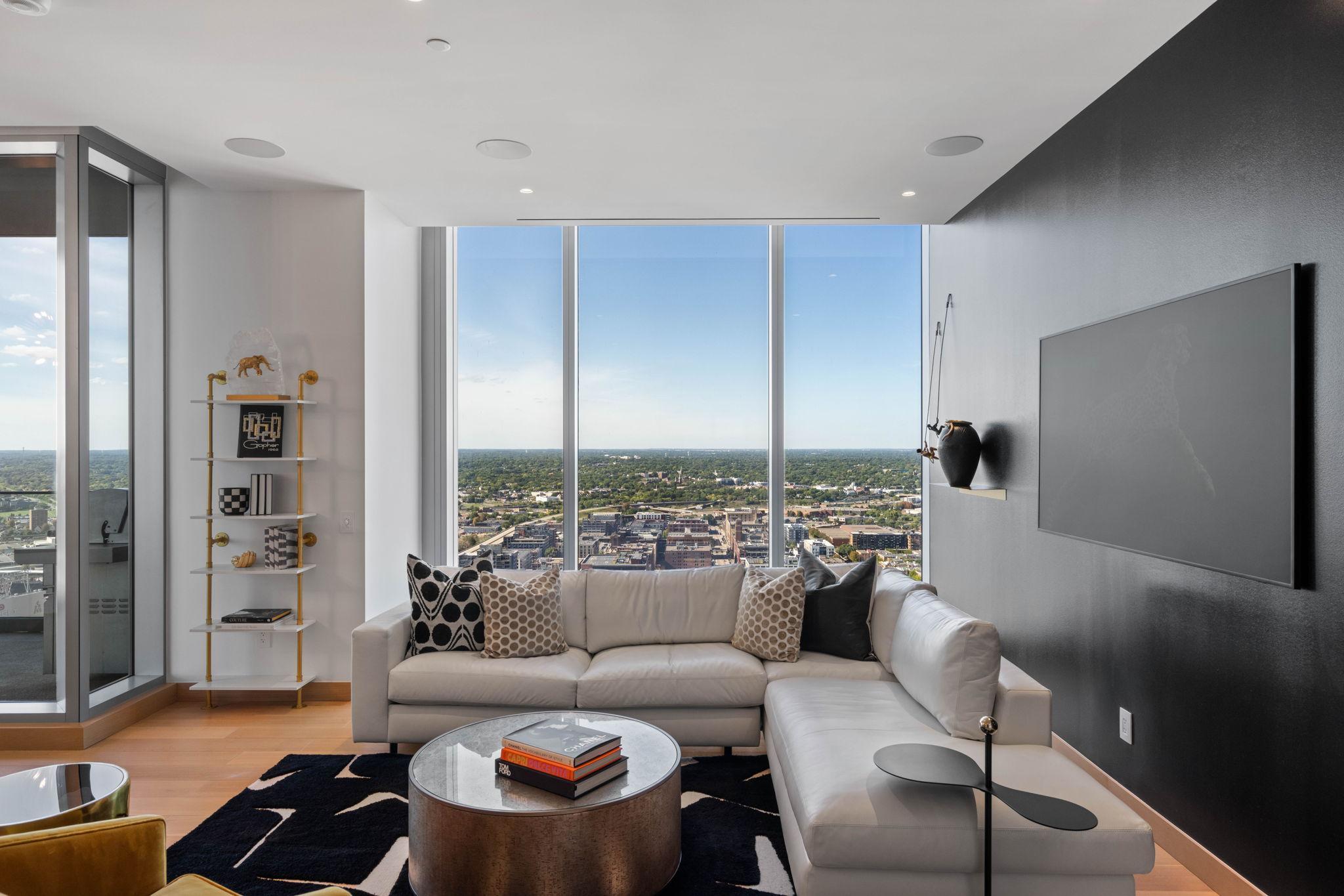View of Residential at 255 Hennepin Avenue #3204, Minneapolis MN 55408, Minneapolis (2 of 73) - Mike Wilen | Minnesota Team Real Estate