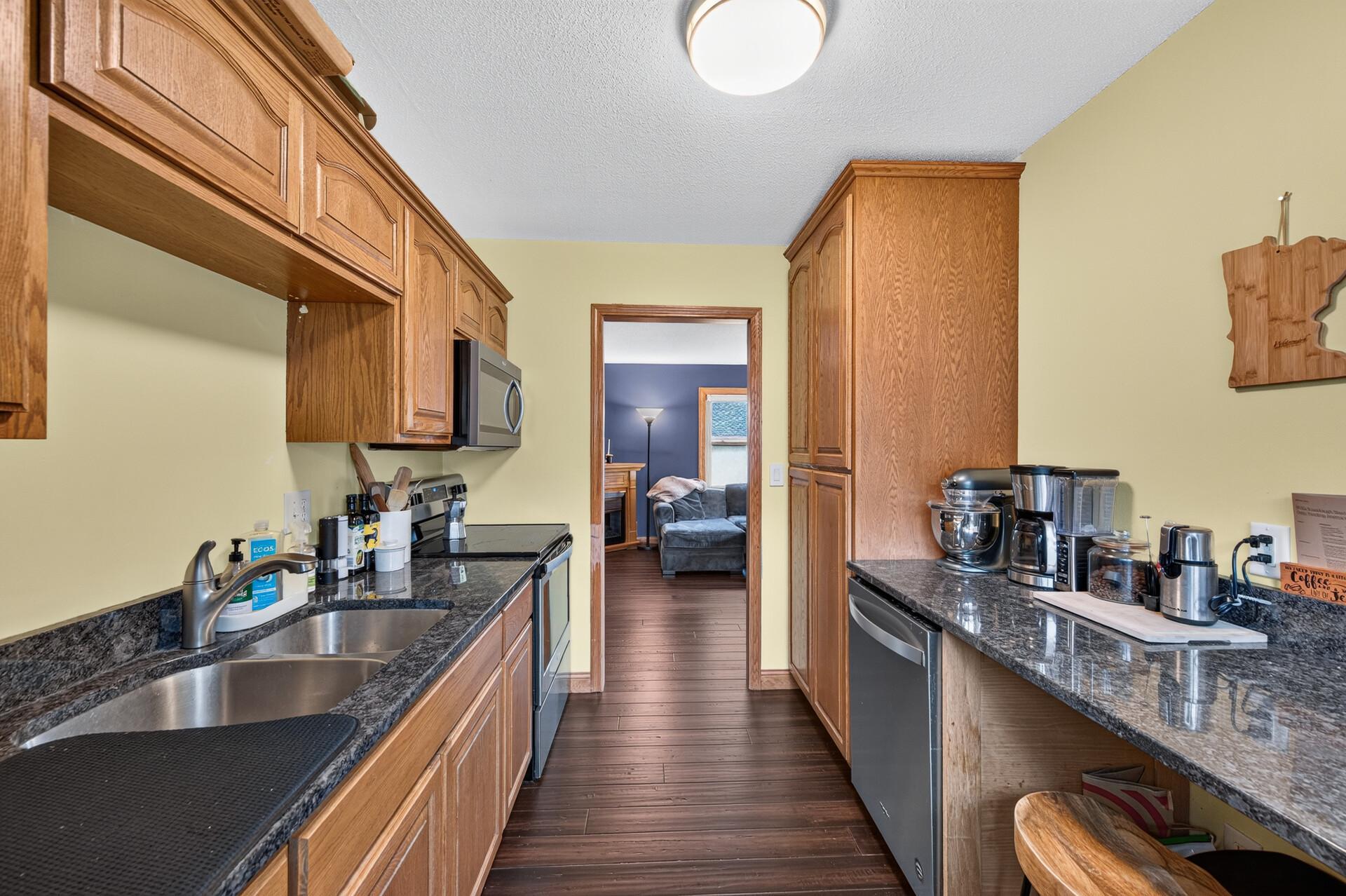 View of Residential Income at 1518 Pacific Street, Saint Paul MN 55106, Saint Paul (9 of 30) - Mike Wilen | Minnesota Team Real Estate