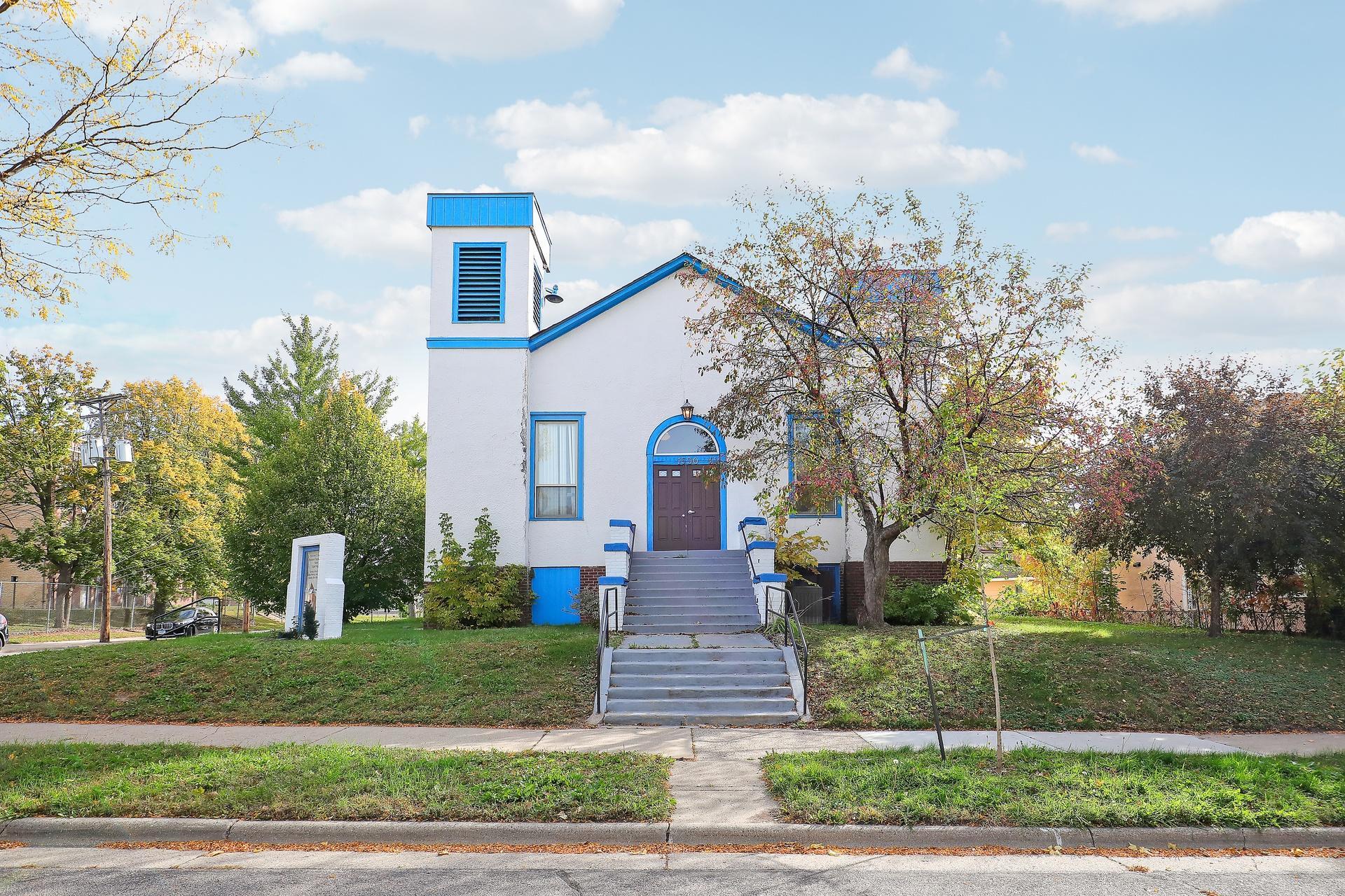 View of Commercial Sale at 1530 Russell Avenue, Minneapolis MN 55411, Minneapolis (2 of 12) - Mike Wilen | Minnesota Team Real Estate