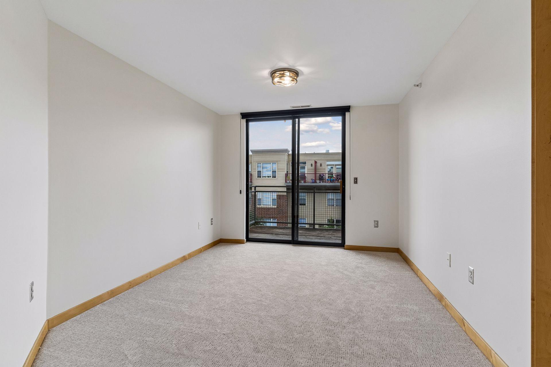 View of Residential at 2566 Ellis Avenue #404, Saint Paul MN 55114, Saint Paul (23 of 38) - Mike Wilen | Minnesota Team Real Estate