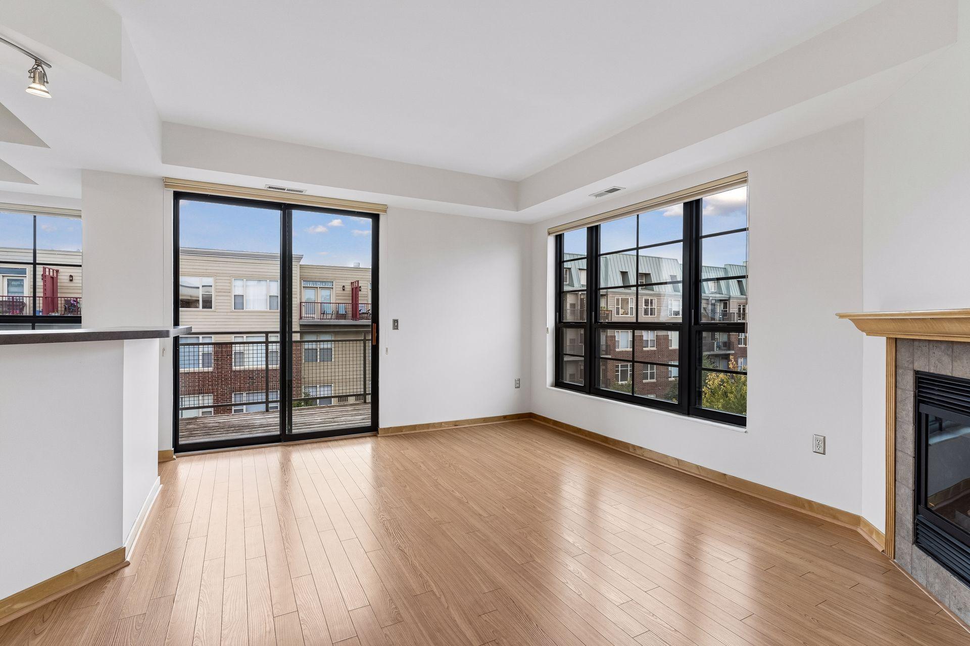 View of Residential at 2566 Ellis Avenue #404, Saint Paul MN 55114, Saint Paul (18 of 38) - Mike Wilen | Minnesota Team Real Estate