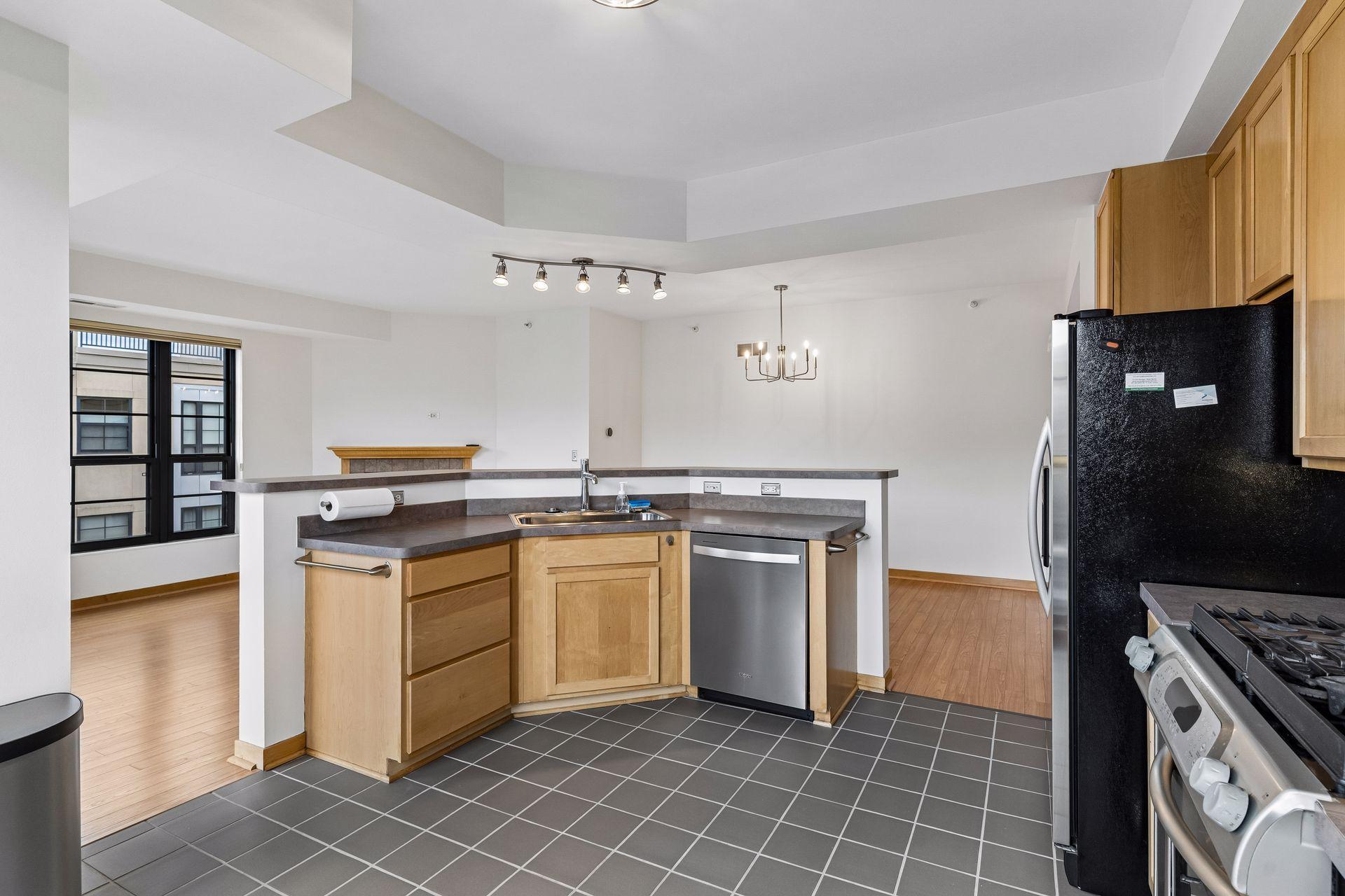View of Residential at 2566 Ellis Avenue #404, Saint Paul MN 55114, Saint Paul (16 of 38) - Mike Wilen | Minnesota Team Real Estate