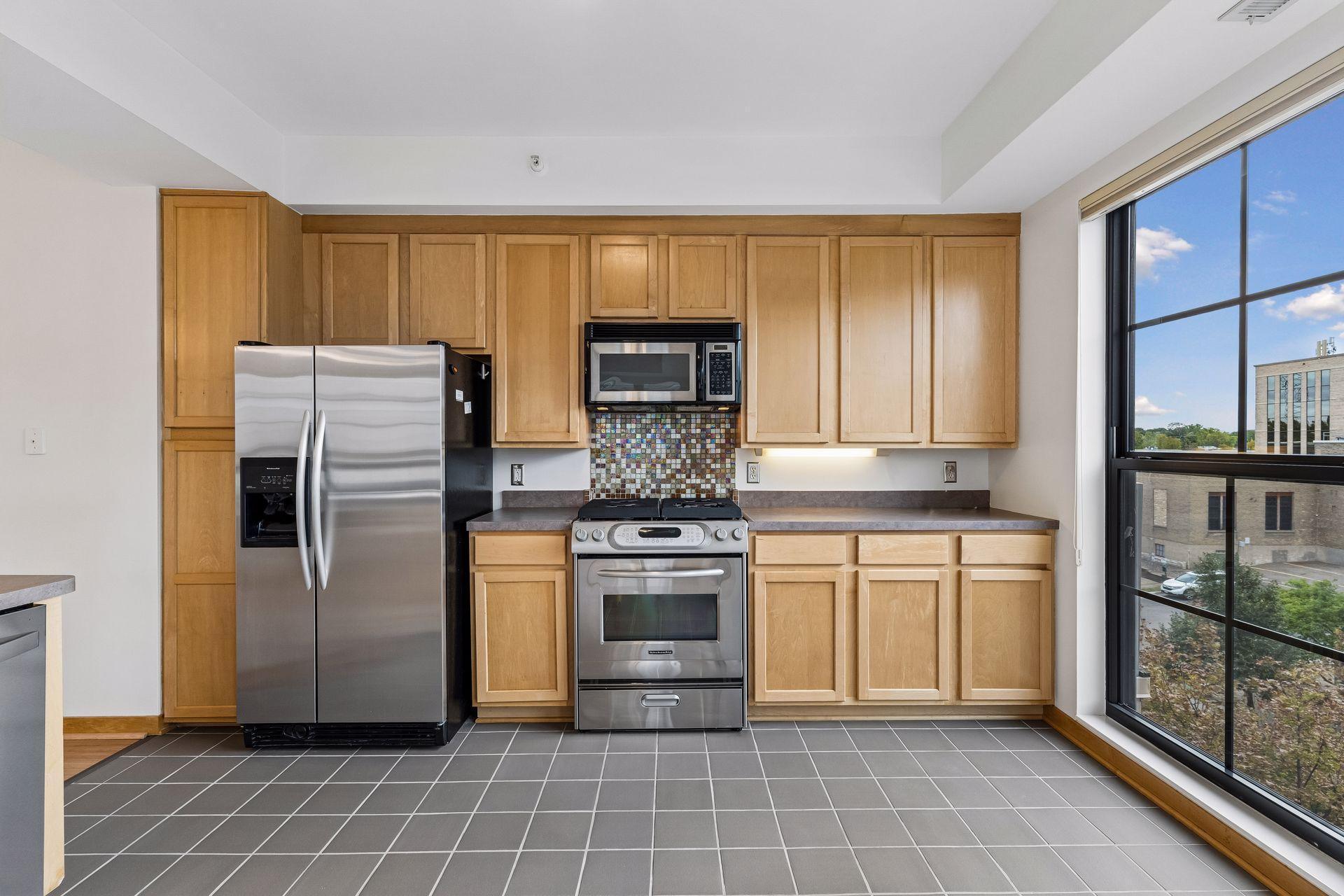 View of Residential at 2566 Ellis Avenue #404, Saint Paul MN 55114, Saint Paul (15 of 38) - Mike Wilen | Minnesota Team Real Estate