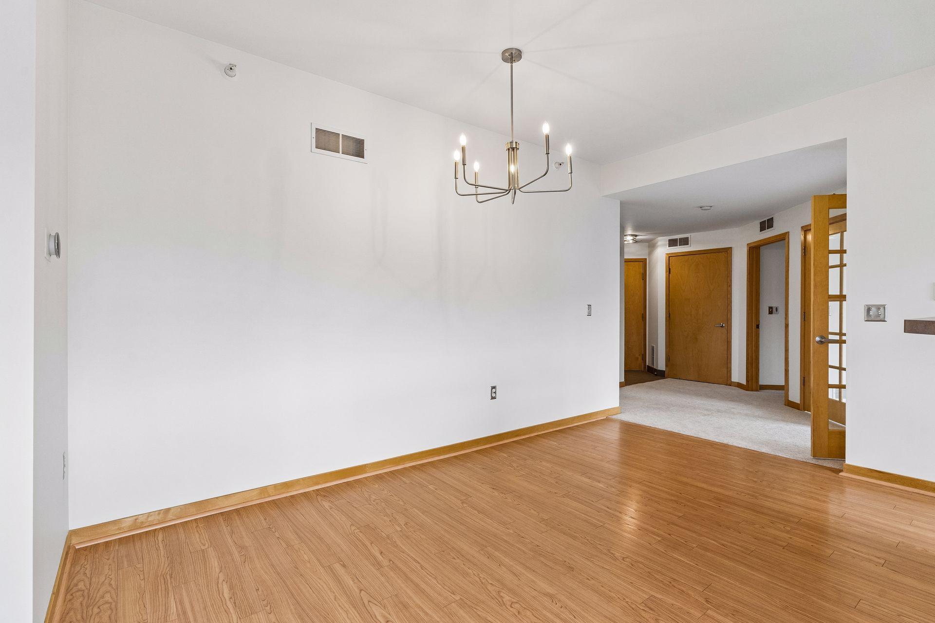 View of Residential at 2566 Ellis Avenue #404, Saint Paul MN 55114, Saint Paul (11 of 38) - Mike Wilen | Minnesota Team Real Estate