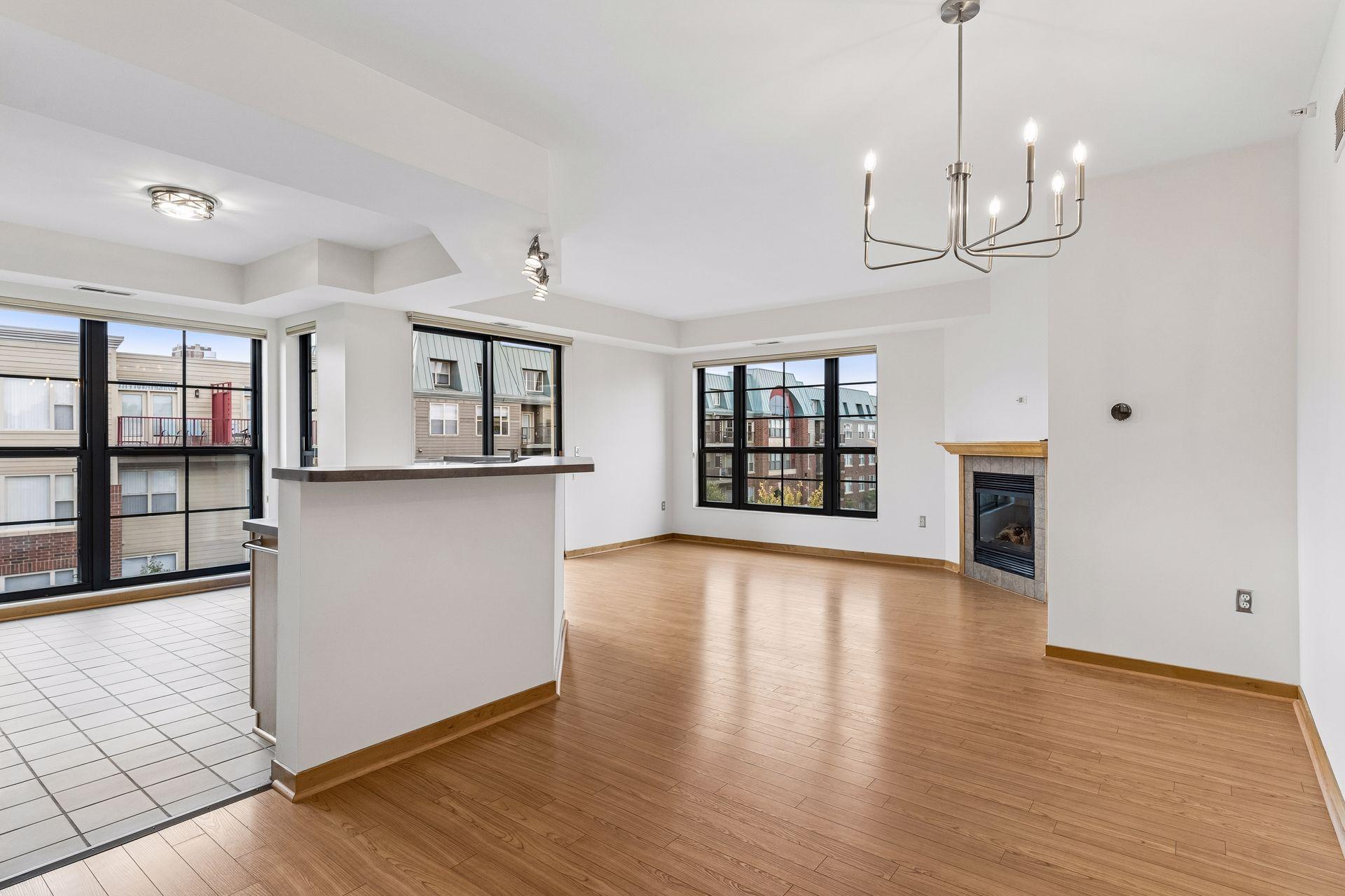 View of Residential at 2566 Ellis Avenue #404, Saint Paul MN 55114, Saint Paul (10 of 38) - Mike Wilen | Minnesota Team Real Estate