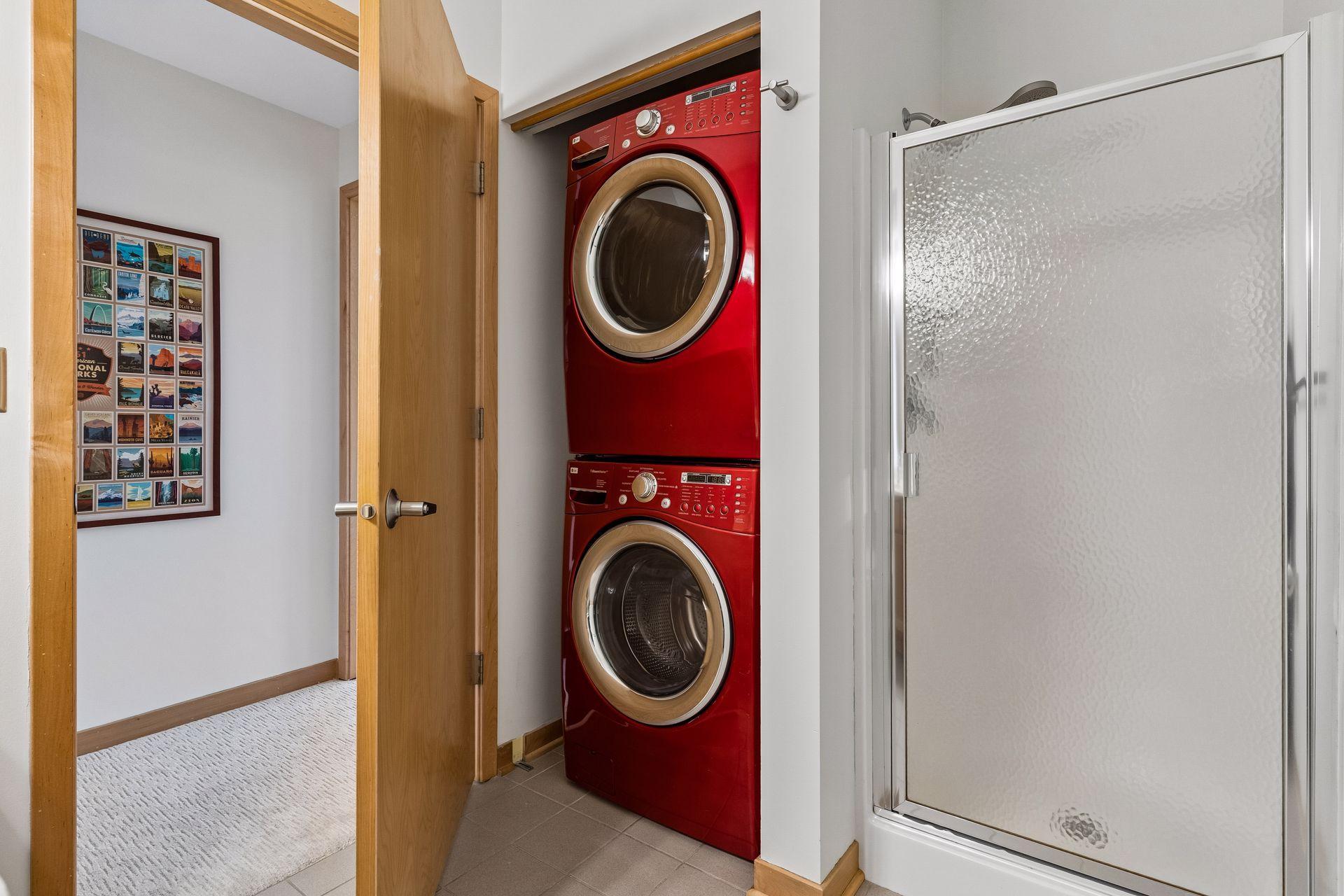 View of Residential at 2566 Ellis Avenue #404, Saint Paul MN 55114, Saint Paul (33 of 38) - Mike Wilen | Minnesota Team Real Estate