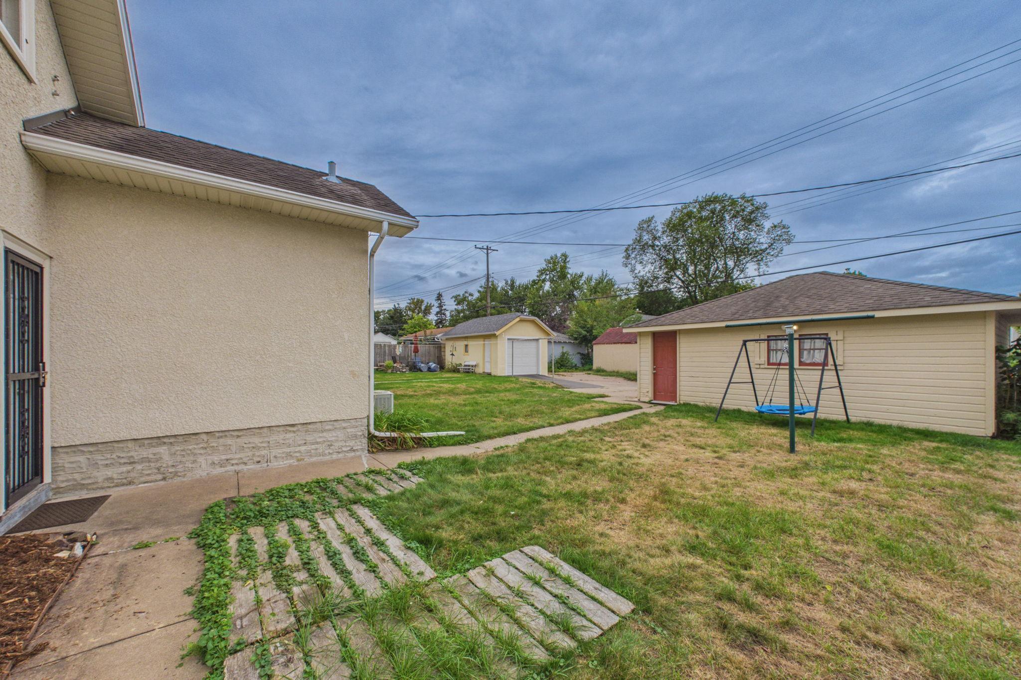 View of Residential at 4039 Russell Avenue, Minneapolis MN 55412, Minneapolis (23 of 25) - Mike Wilen | Minnesota Team Real Estate