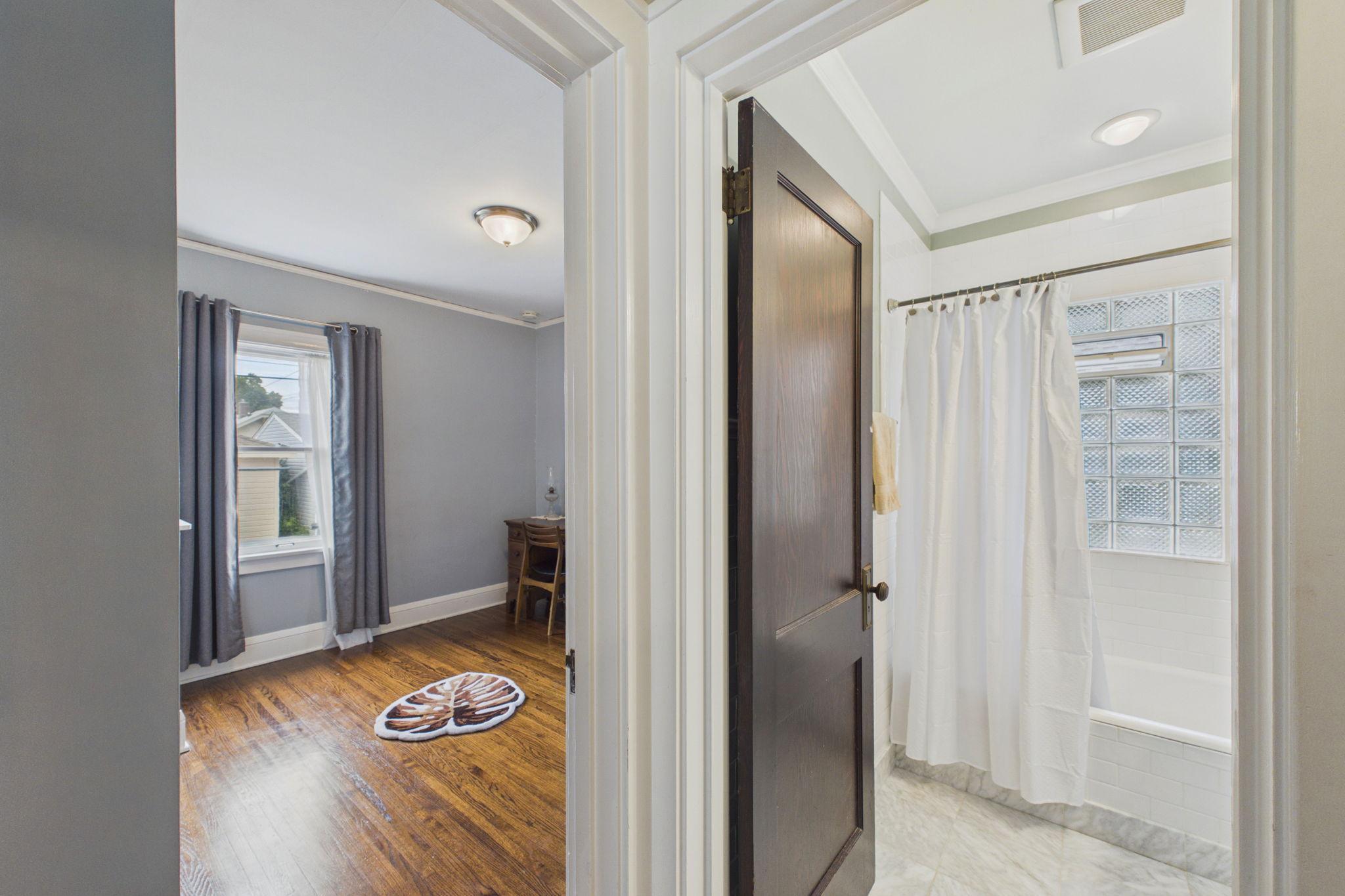 View of Residential at 4039 Russell Avenue, Minneapolis MN 55412, Minneapolis (15 of 25) - Mike Wilen | Minnesota Team Real Estate