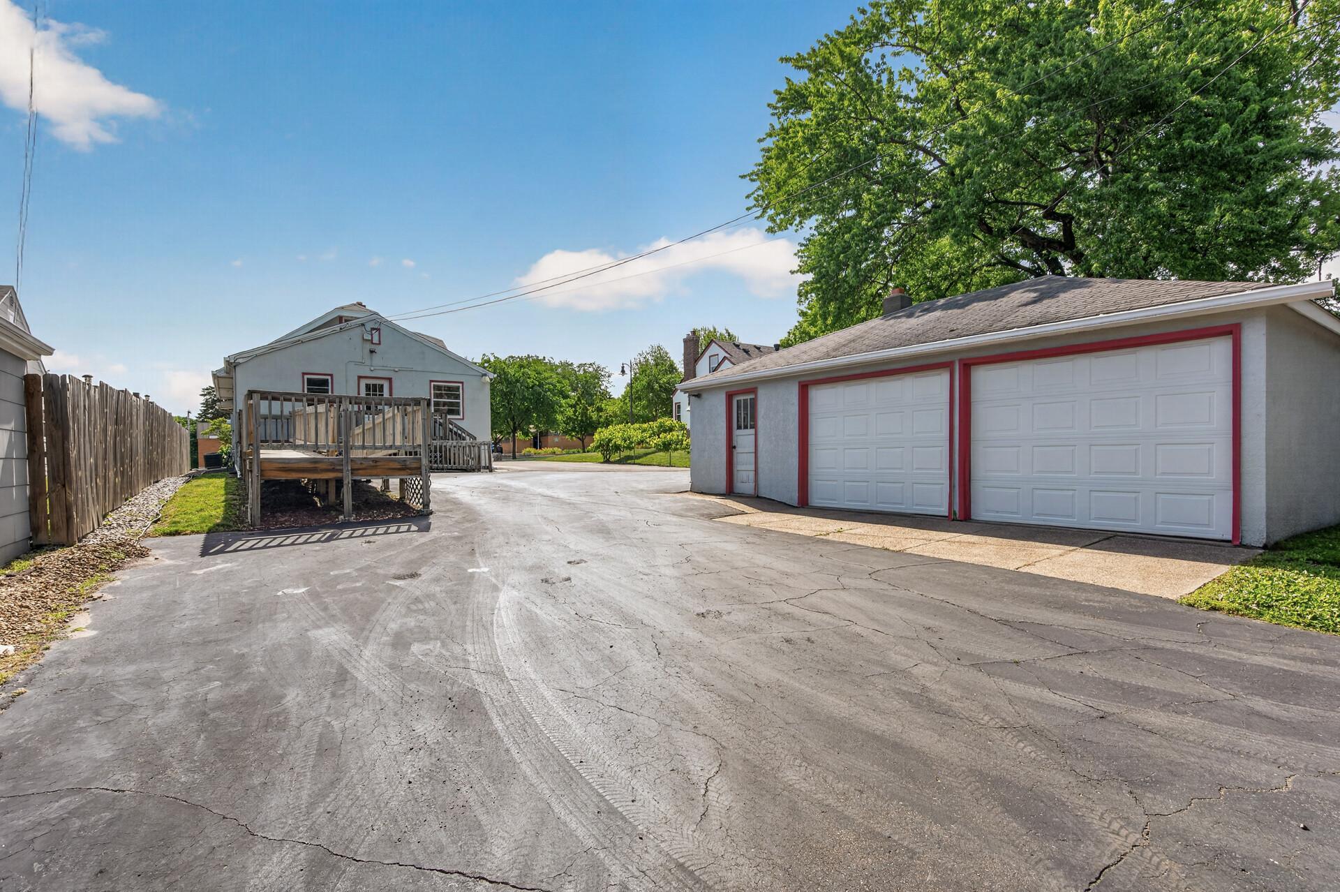 View of Commercial Sale at 1069 Robert Street, West Saint Paul MN 55118, West Saint Paul (41 of 44) - Mike Wilen | Minnesota Team Real Estate