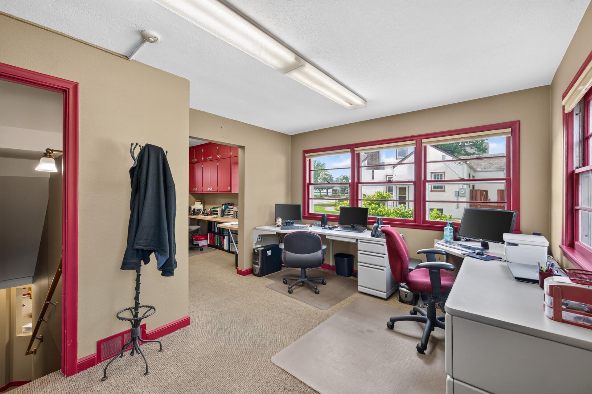 View of Commercial Sale at 1069 Robert Street, West Saint Paul MN 55118, West Saint Paul (19 of 44) - Mike Wilen | Minnesota Team Real Estate
