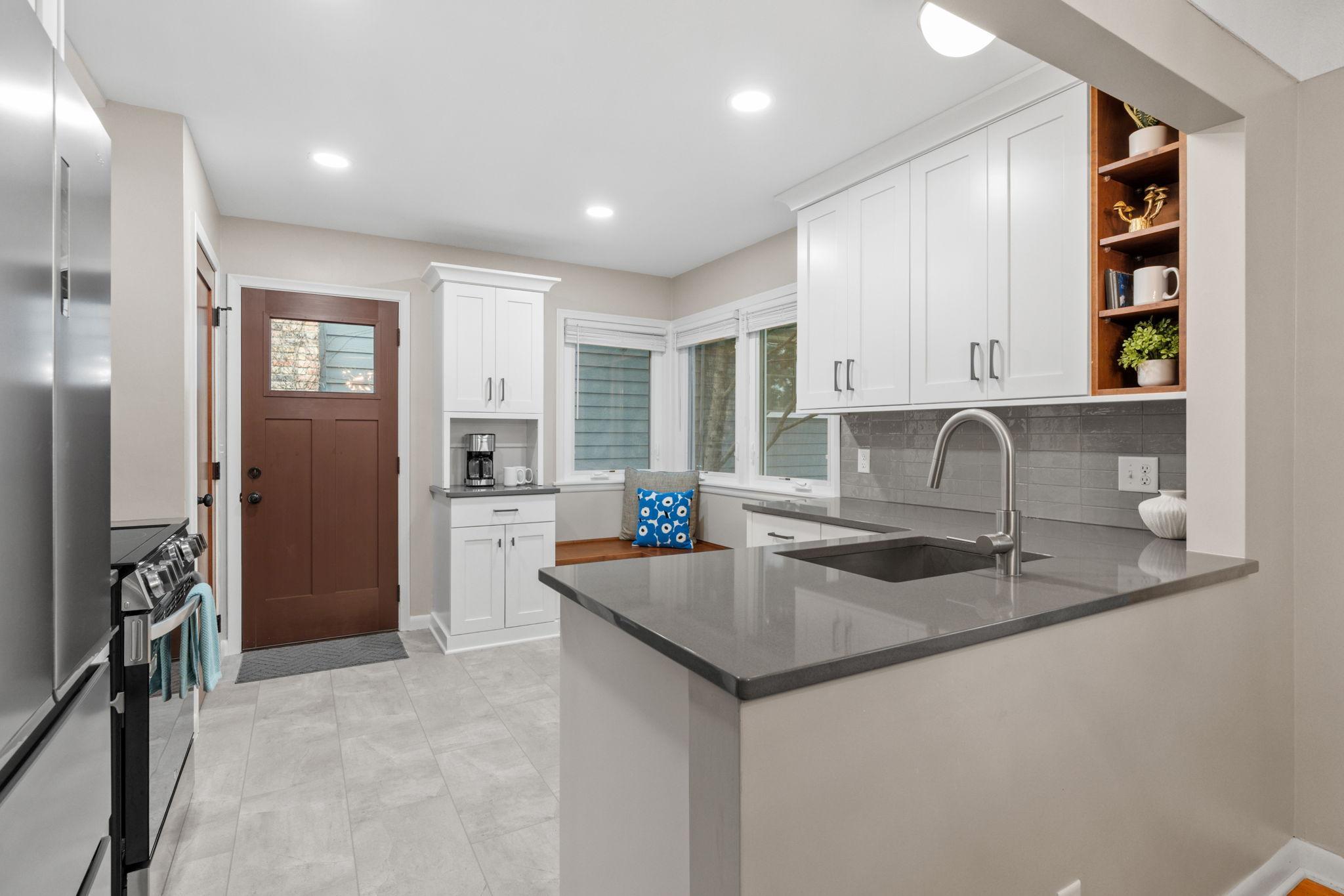 View of Residential at 4128 Ewing Avenue, Minneapolis MN 55410, Minneapolis (12 of 56) - Mike Wilen | Minnesota Team Real Estate